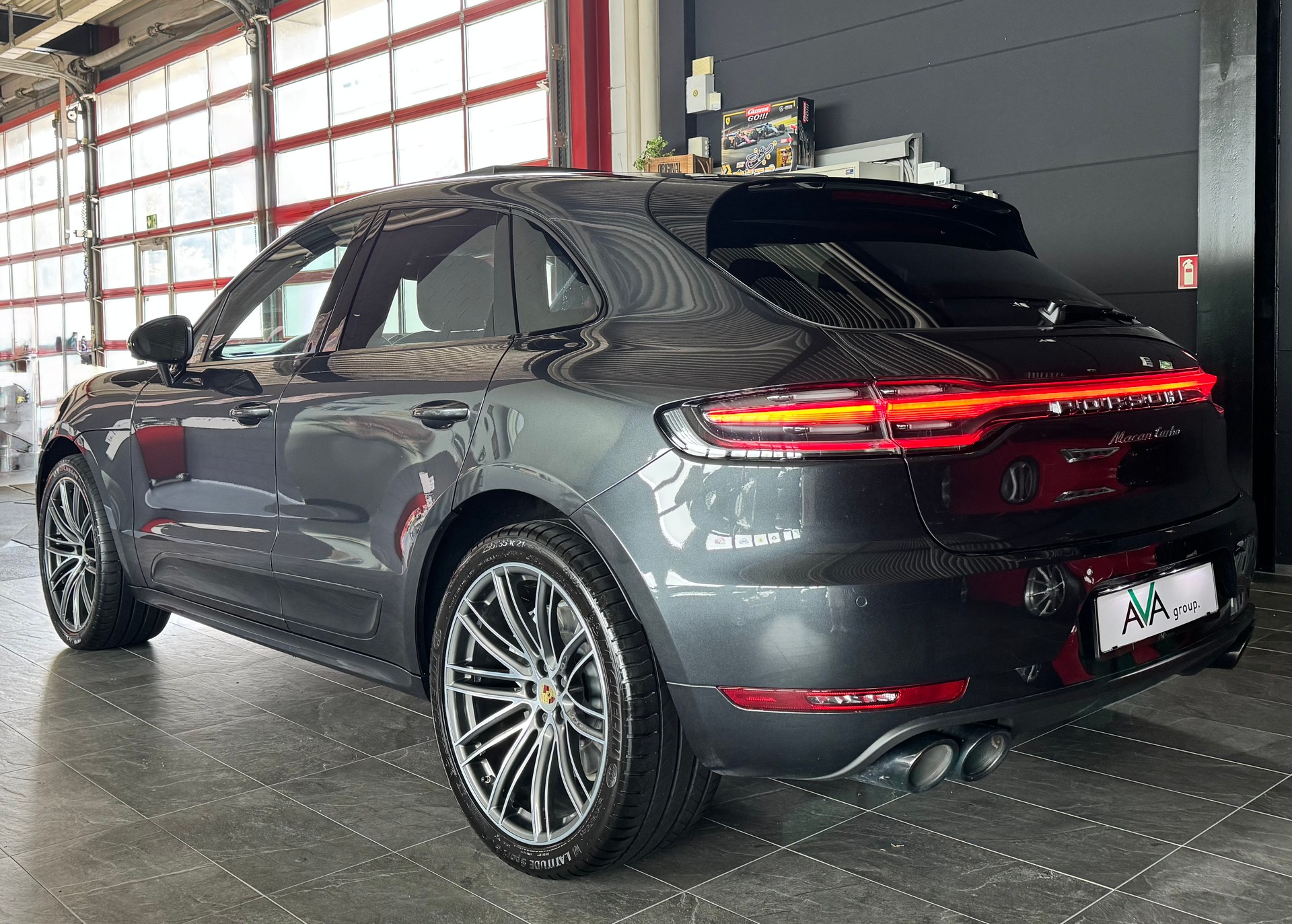PORSCHE Macan Turbo PDK *FACELIFT*-image-5