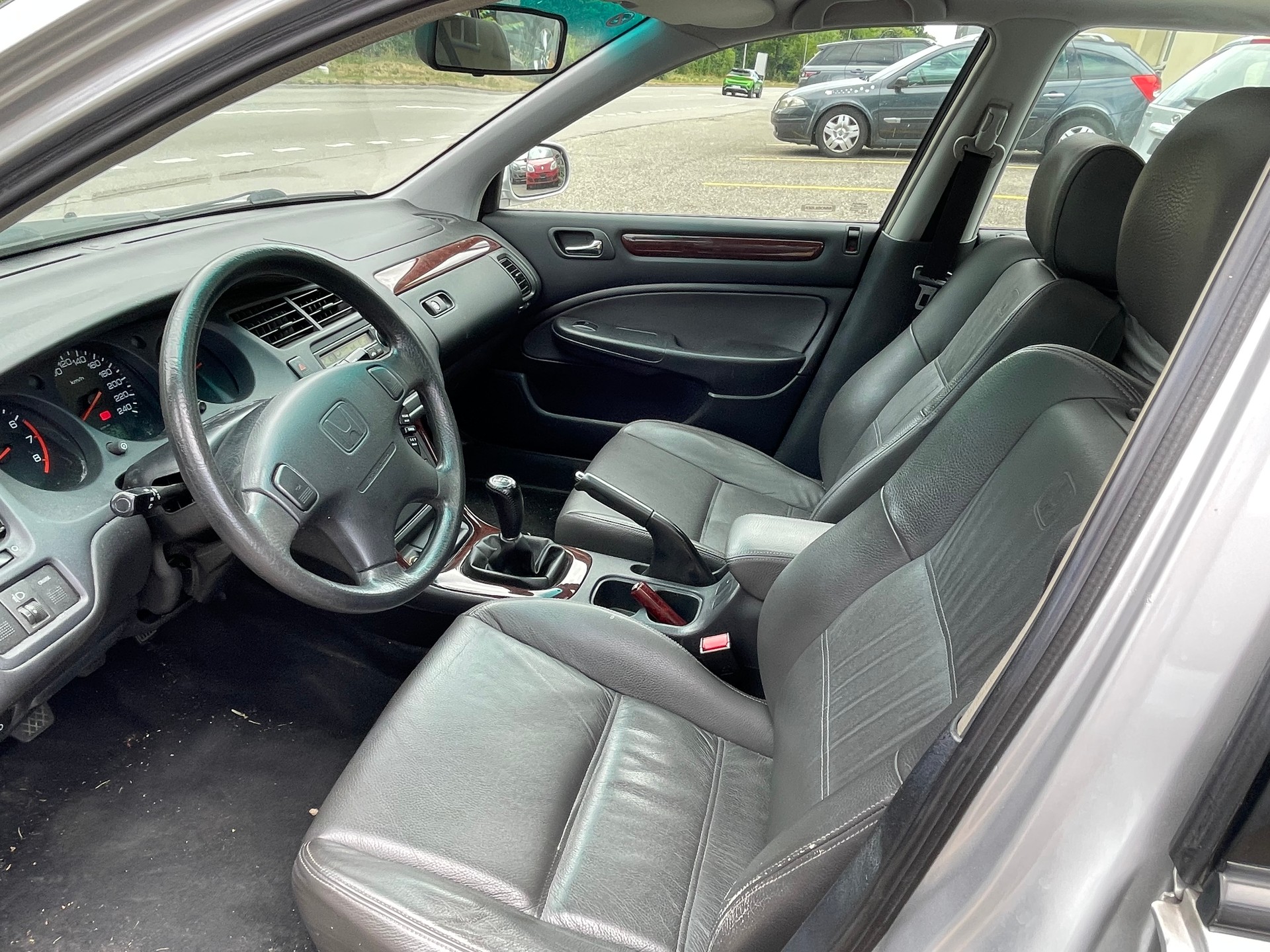 HONDA Accord 2.0i ES-image-7