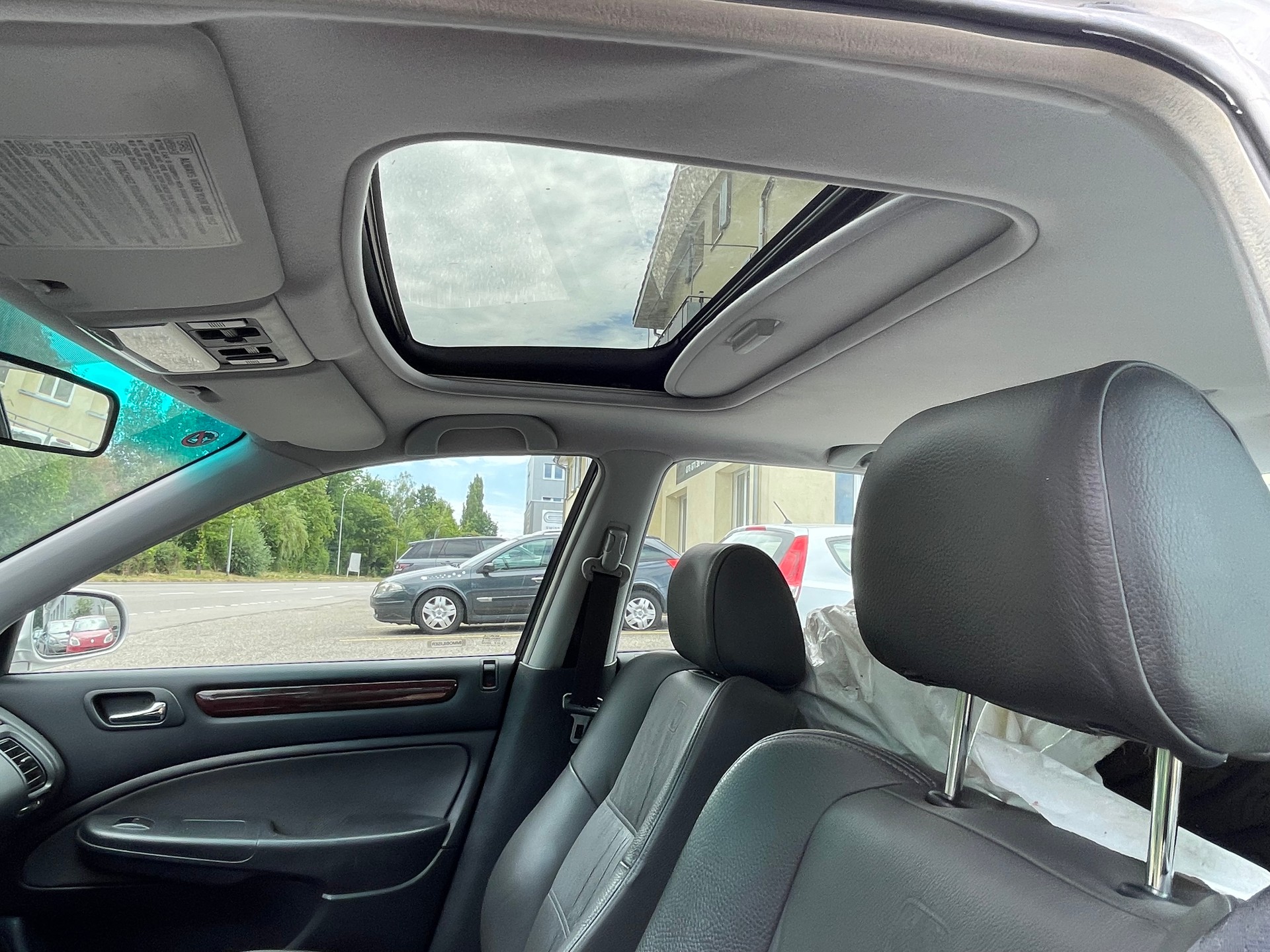 HONDA Accord 2.0i ES-image-9