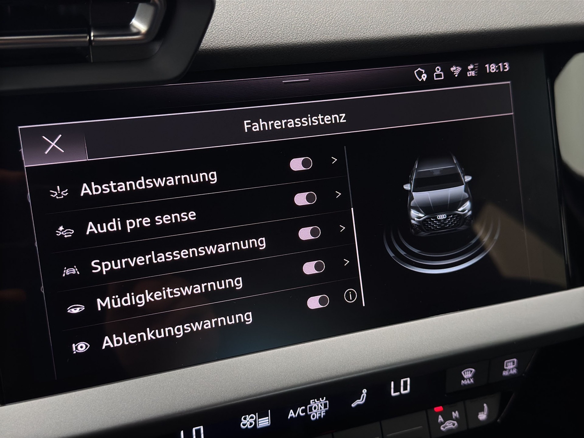 AUDI A3 Sportback 30 TFSI S Line "Sport Edition" S-tronic "Leder-Navi-RF.-Kamera"-image-21