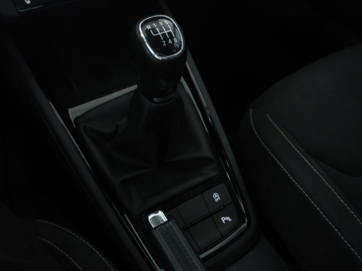 SKODA Kamiq 1.0 TSI Ambition-image-8