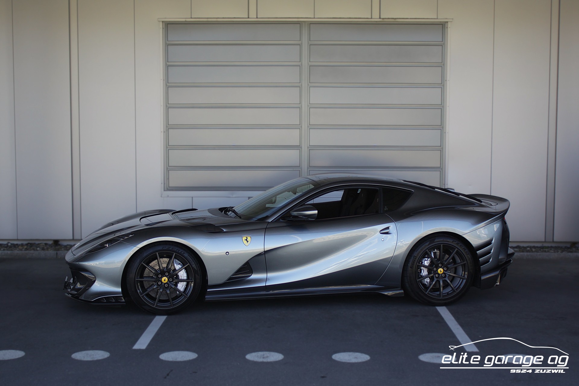 FERRARI 812 Competizione AUS 1. HAND