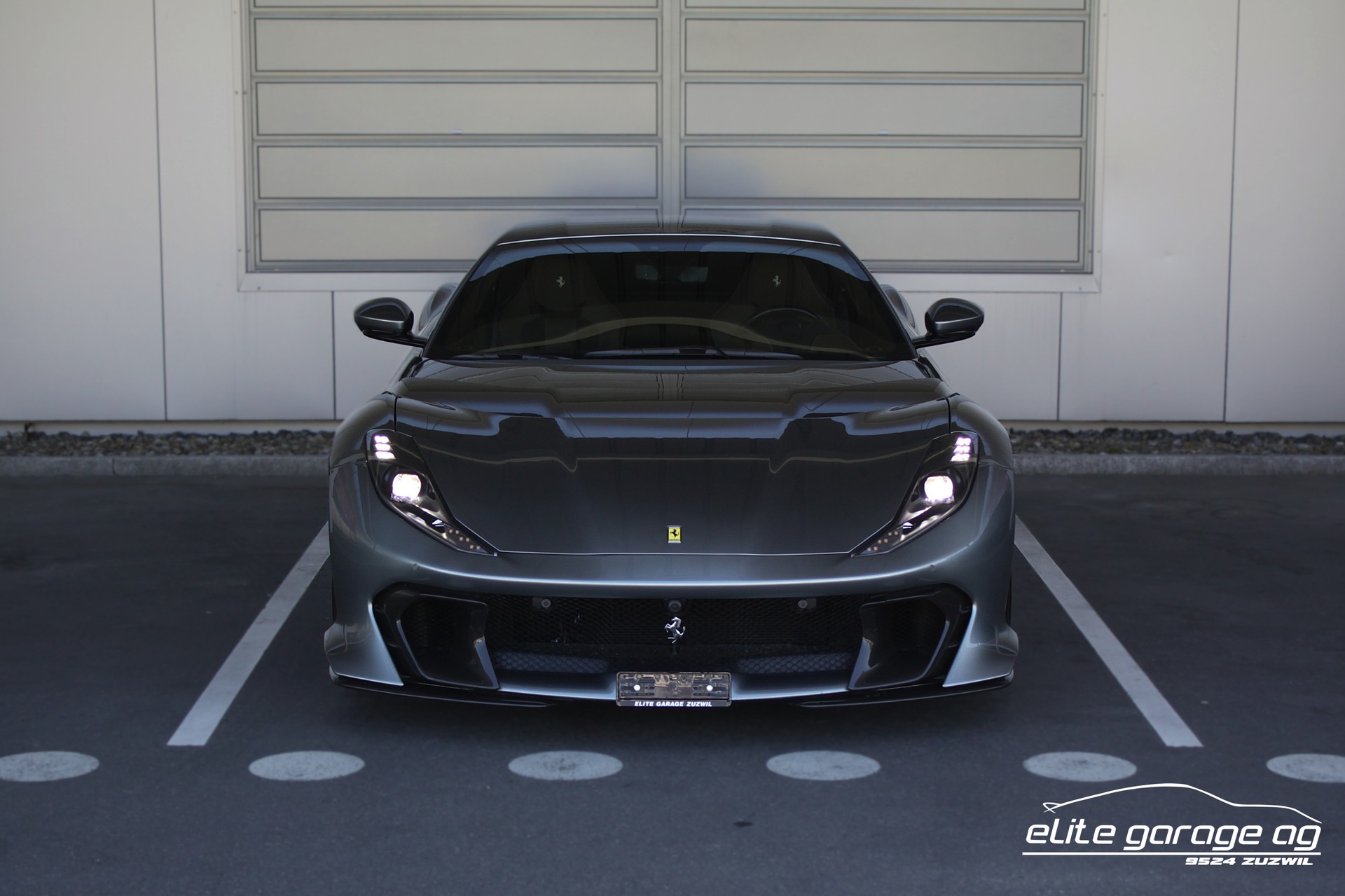 FERRARI 812 Competizione AUS 1. HAND-image-7