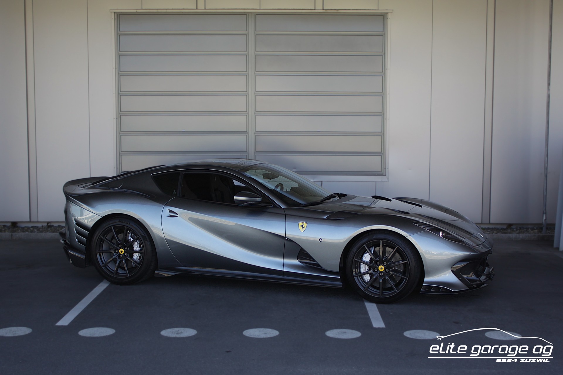FERRARI 812 Competizione AUS 1. HAND-image-6