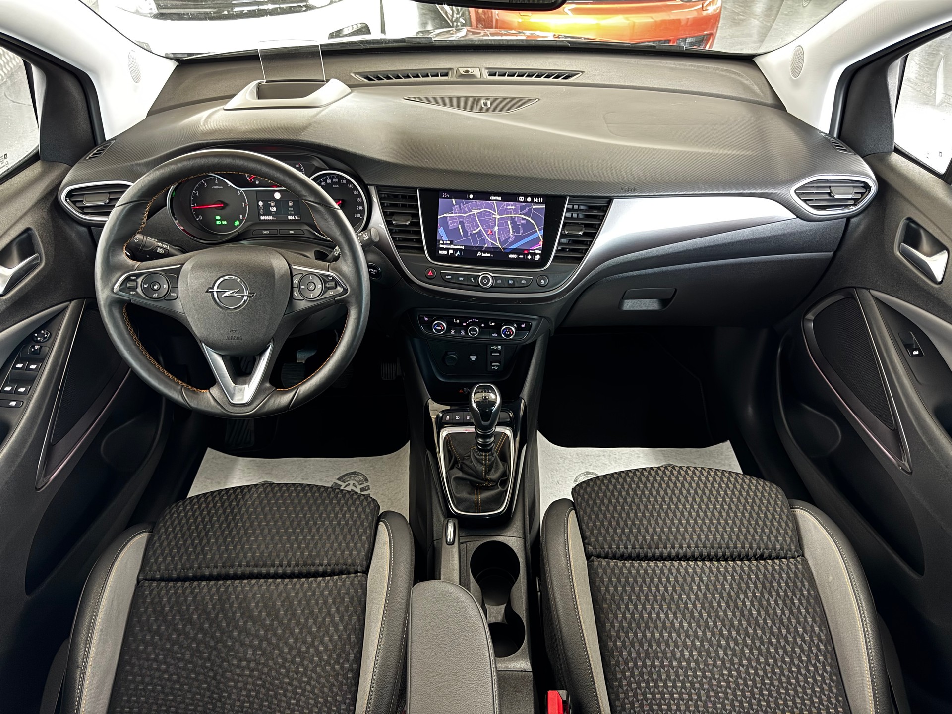 OPEL Crossland X 1.2i TP Ultimate-image-15