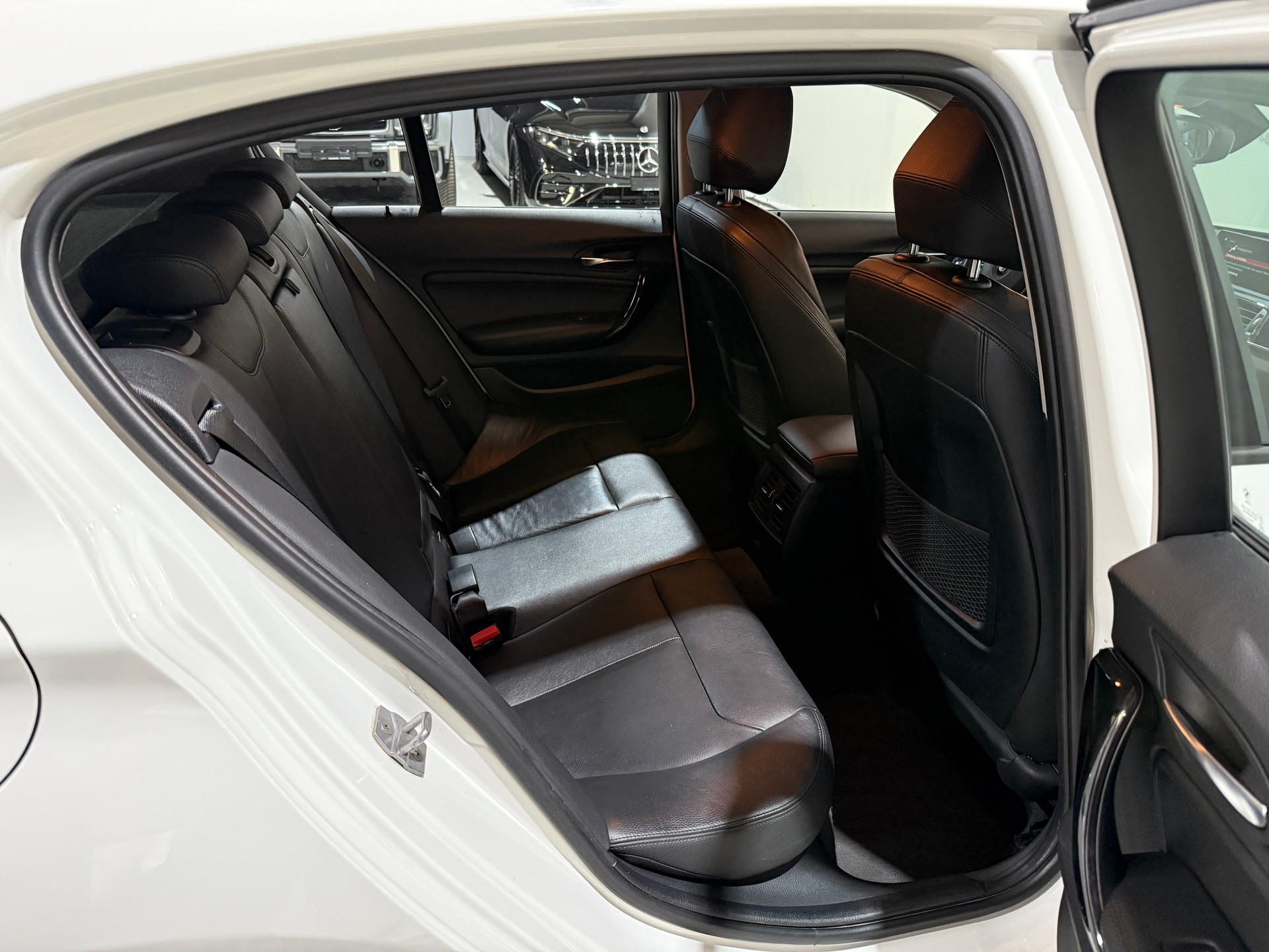 BMW 118i Steptronic (CH-Fahrzeug)-image-14
