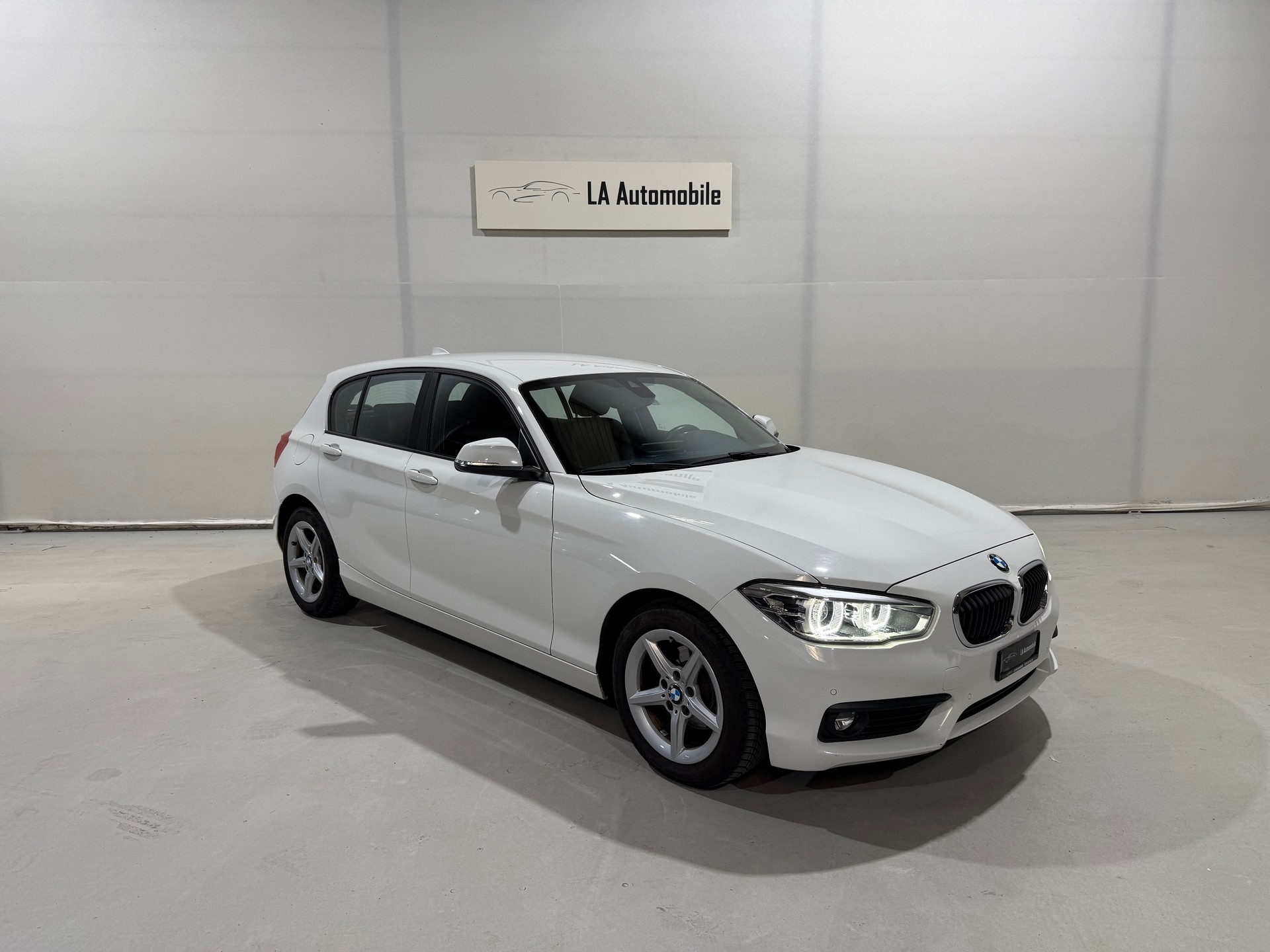 BMW 118i Steptronic (CH-Fahrzeug)-image-3