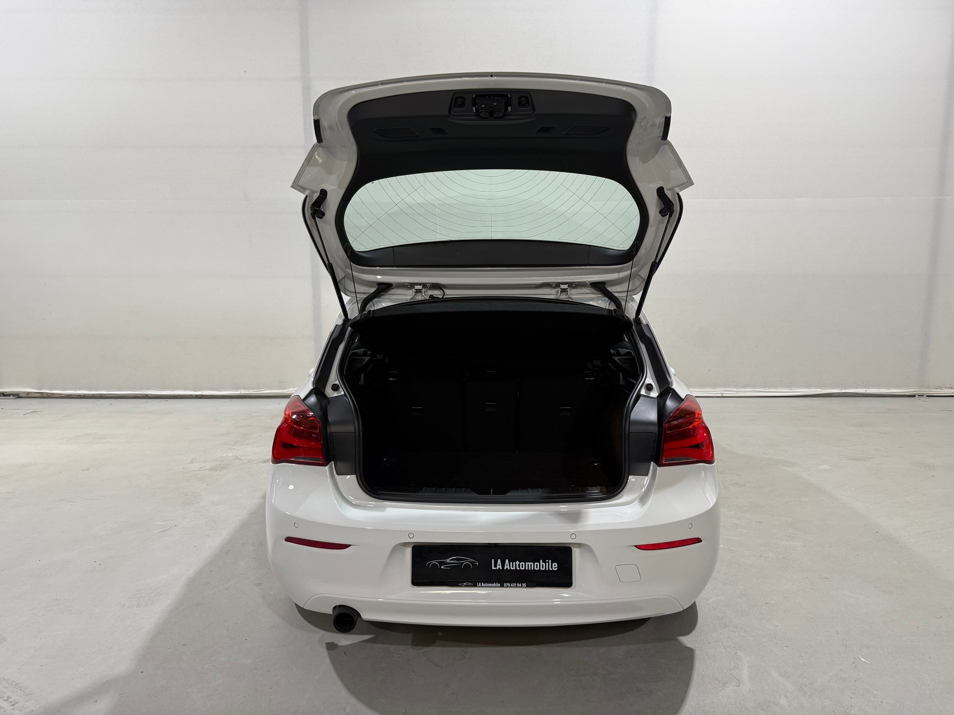 BMW 118i Steptronic (CH-Fahrzeug)-image-9