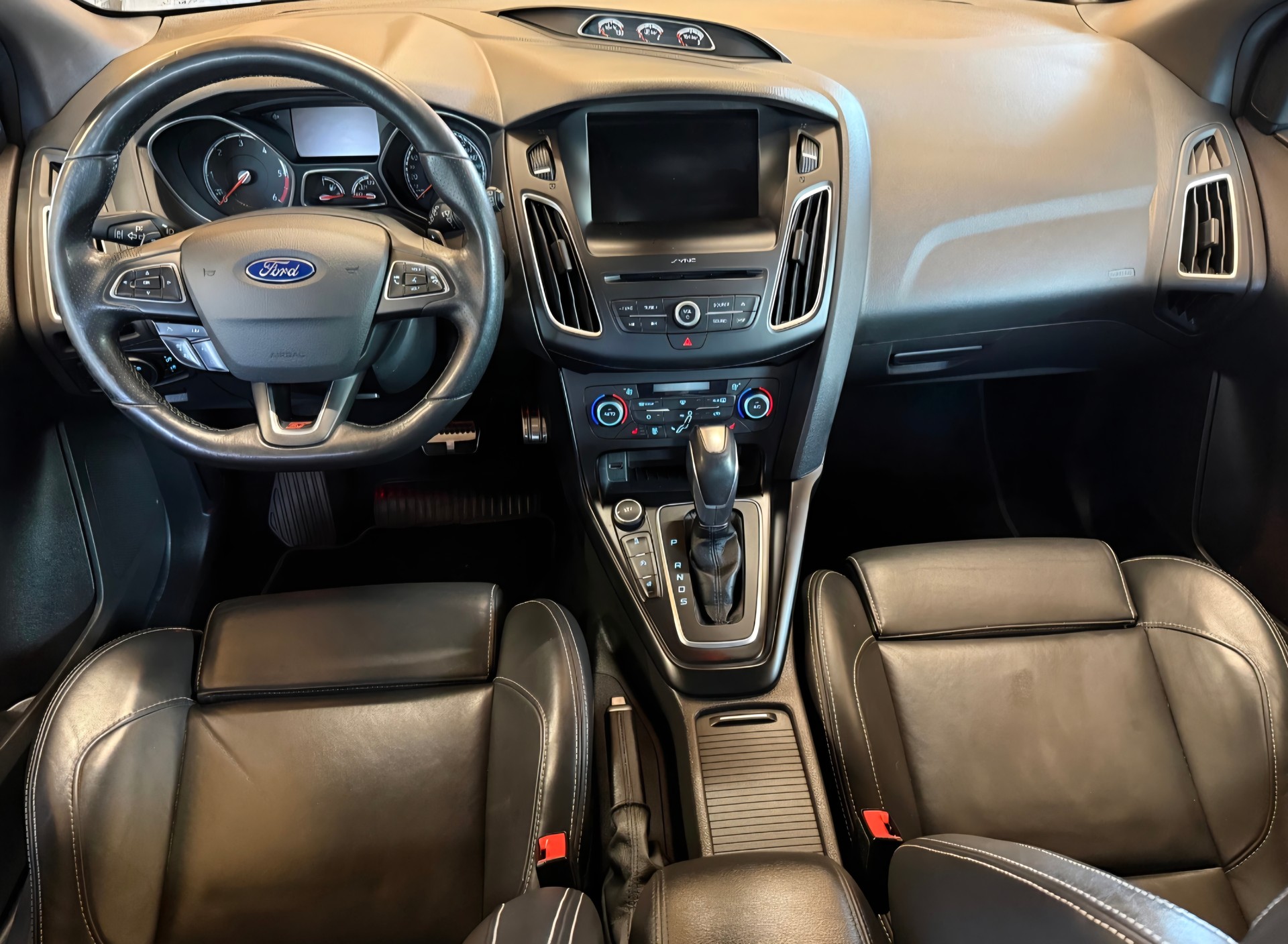 FORD Focus 2.0 TDCi ST3 Powershift-image-8