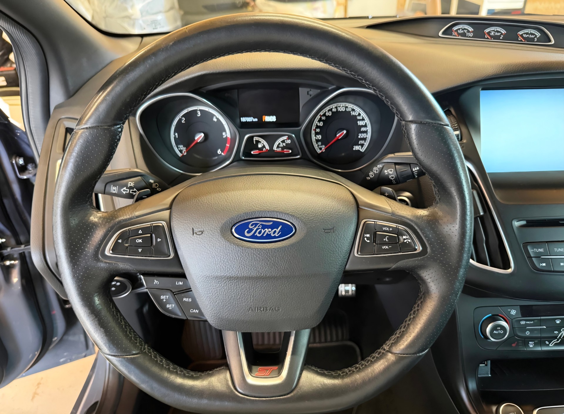 FORD Focus 2.0 TDCi ST3 Powershift-image-9