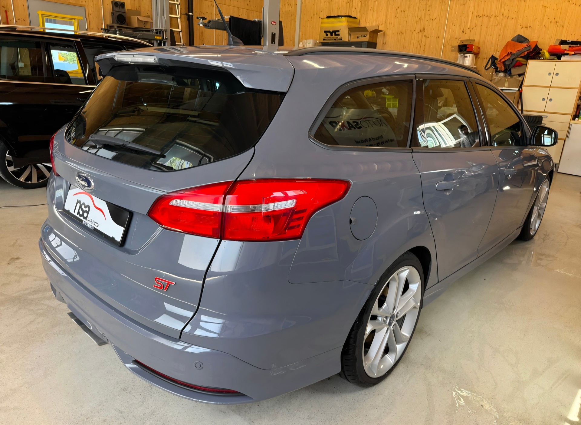 FORD Focus 2.0 TDCi ST3 Powershift-image-3