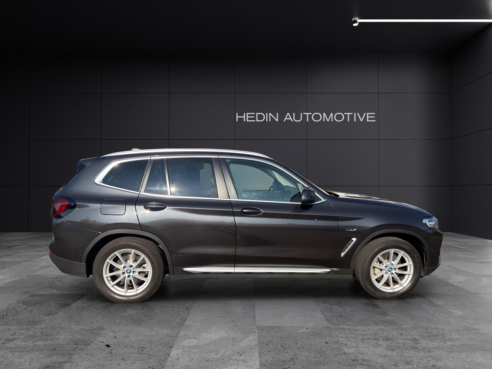 BMW X3 30e xDrive-image-16