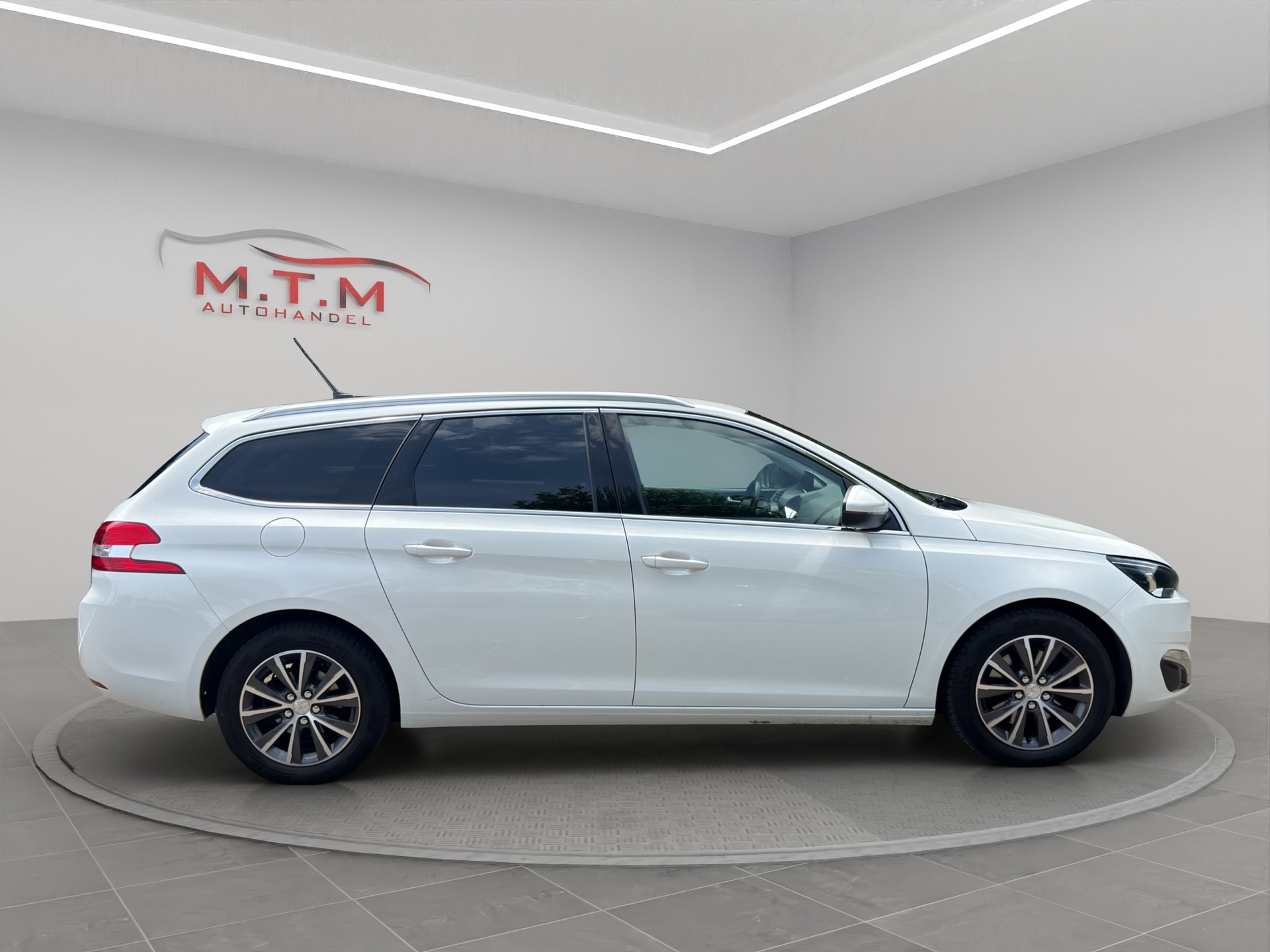 PEUGEOT 308 SW 1.6 THP Allure-image-10