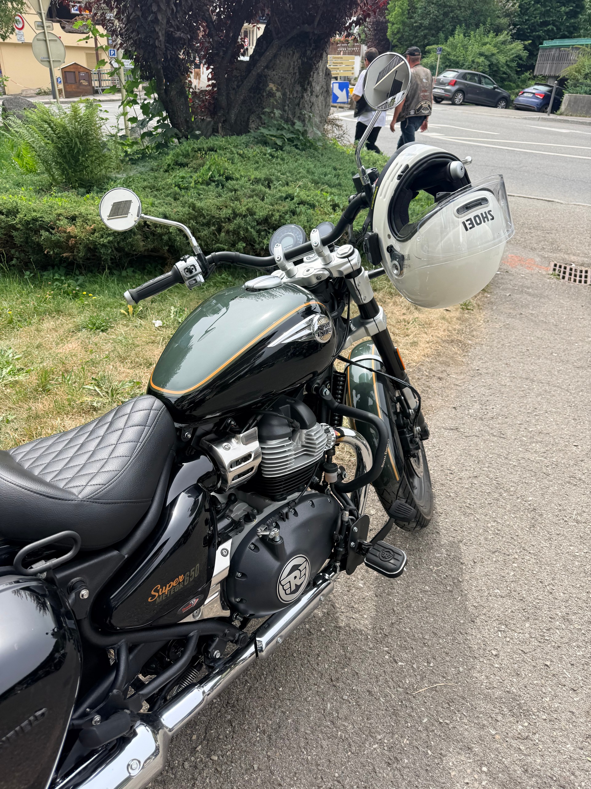 ROYAL ENFIELD Super Meteor 650 Celestial-image-1
