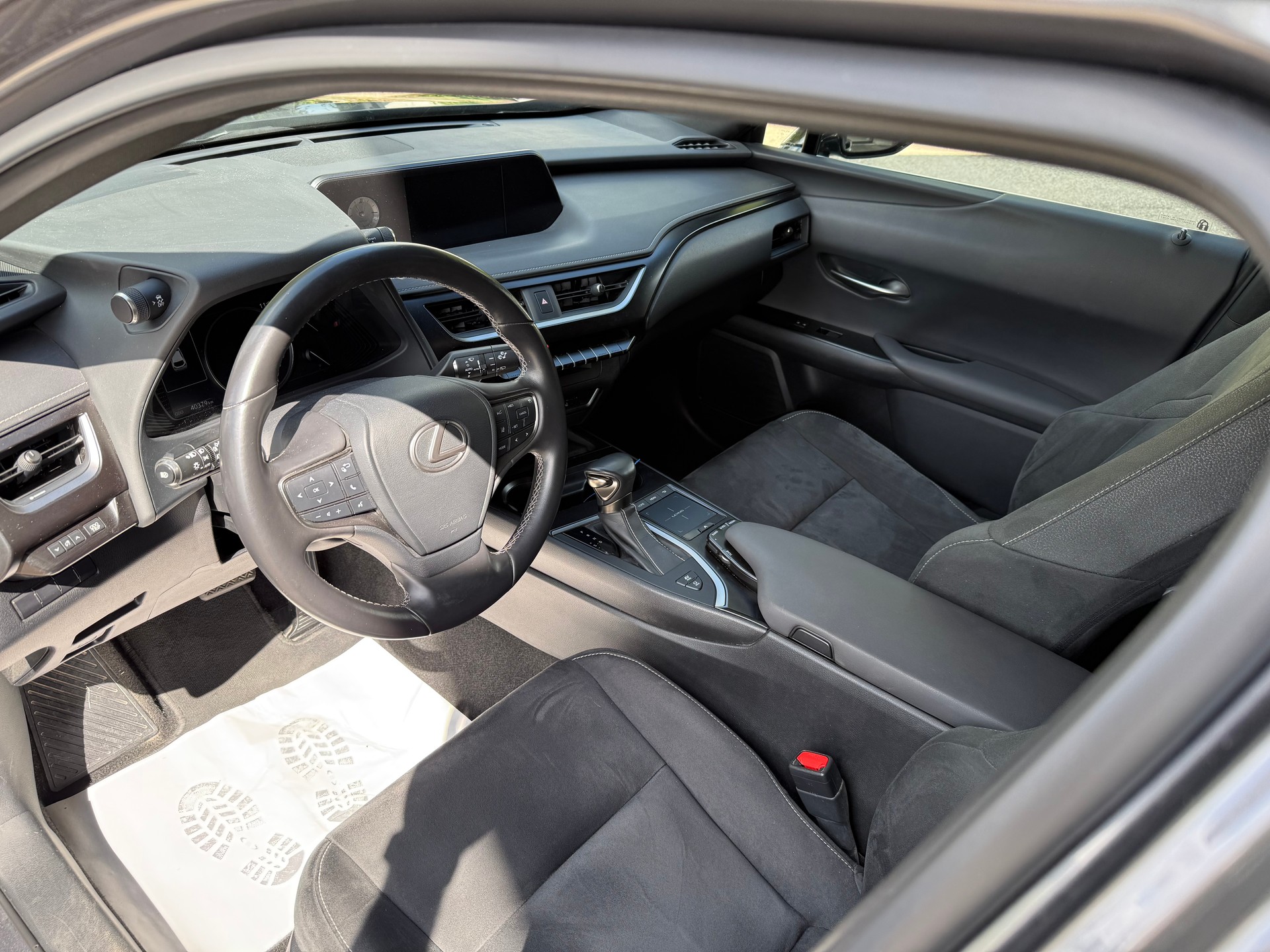 LEXUS UX 250h Excellence AWD Automatic / Garantie 05.2029 / Service gratuit 05.2029-image-7
