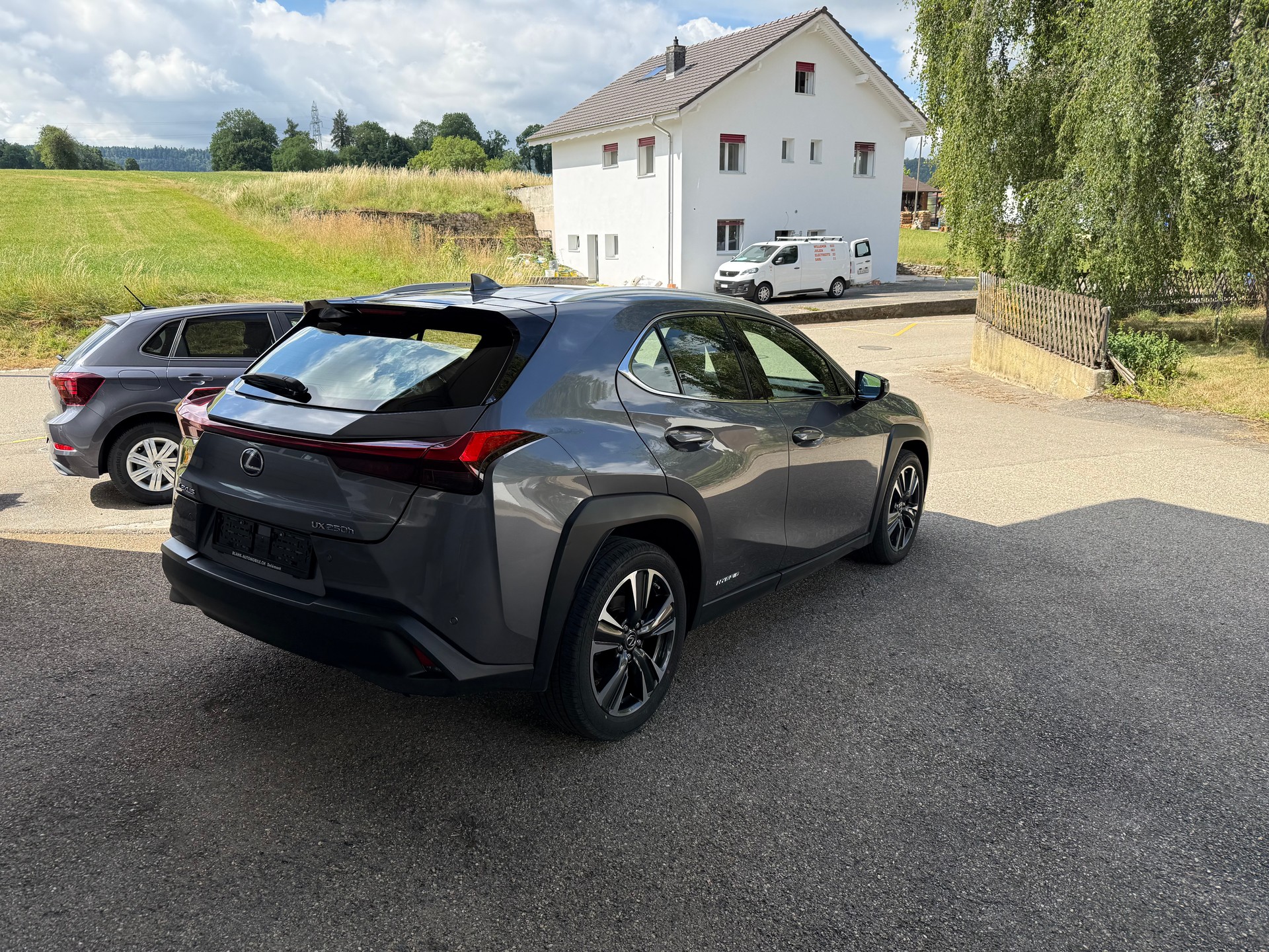 LEXUS UX 250h Excellence AWD Automatic / Garantie 05.2029 / Service gratuit 05.2029-image-4