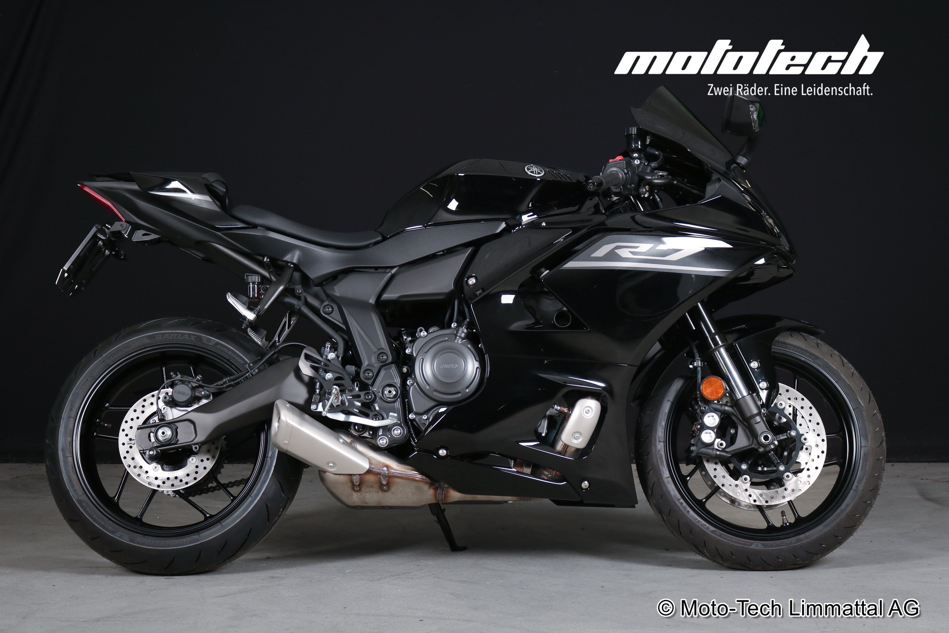 YAMAHA YZF-R7 BLACK EDITION (35kW)-showroom-element-1