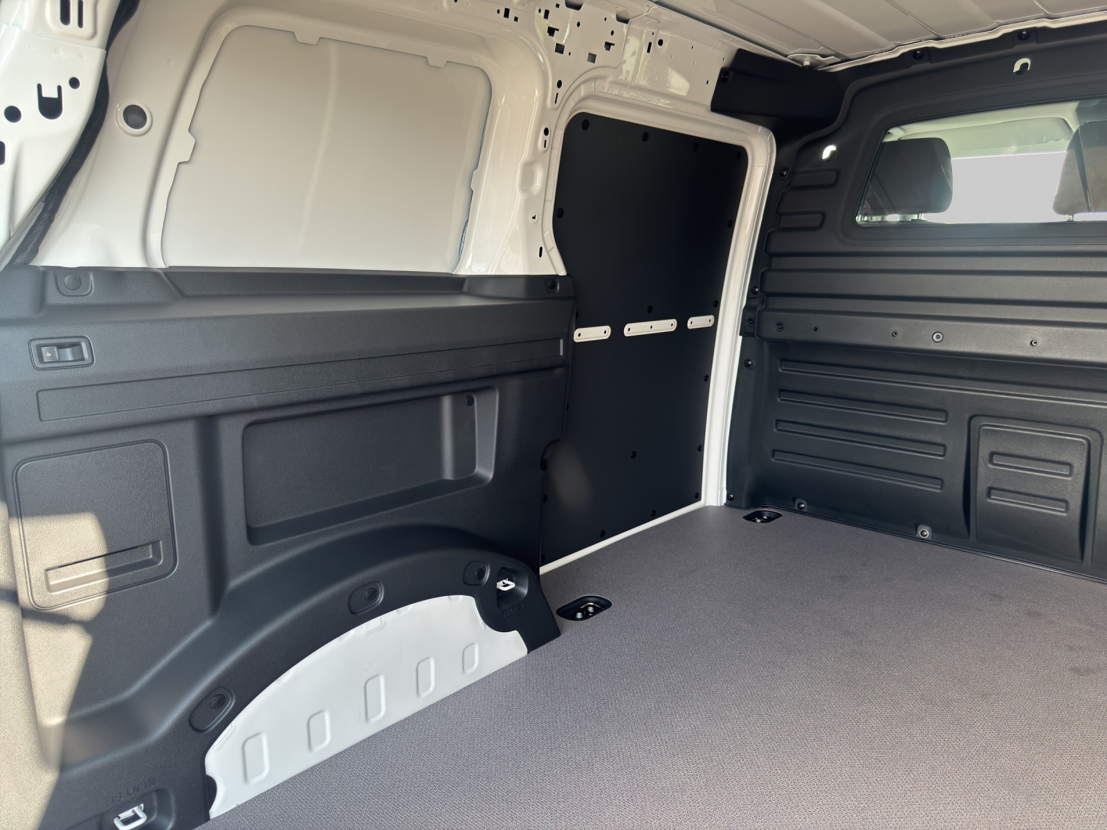 VW ID. Buzz Cargo Pure-image-14
