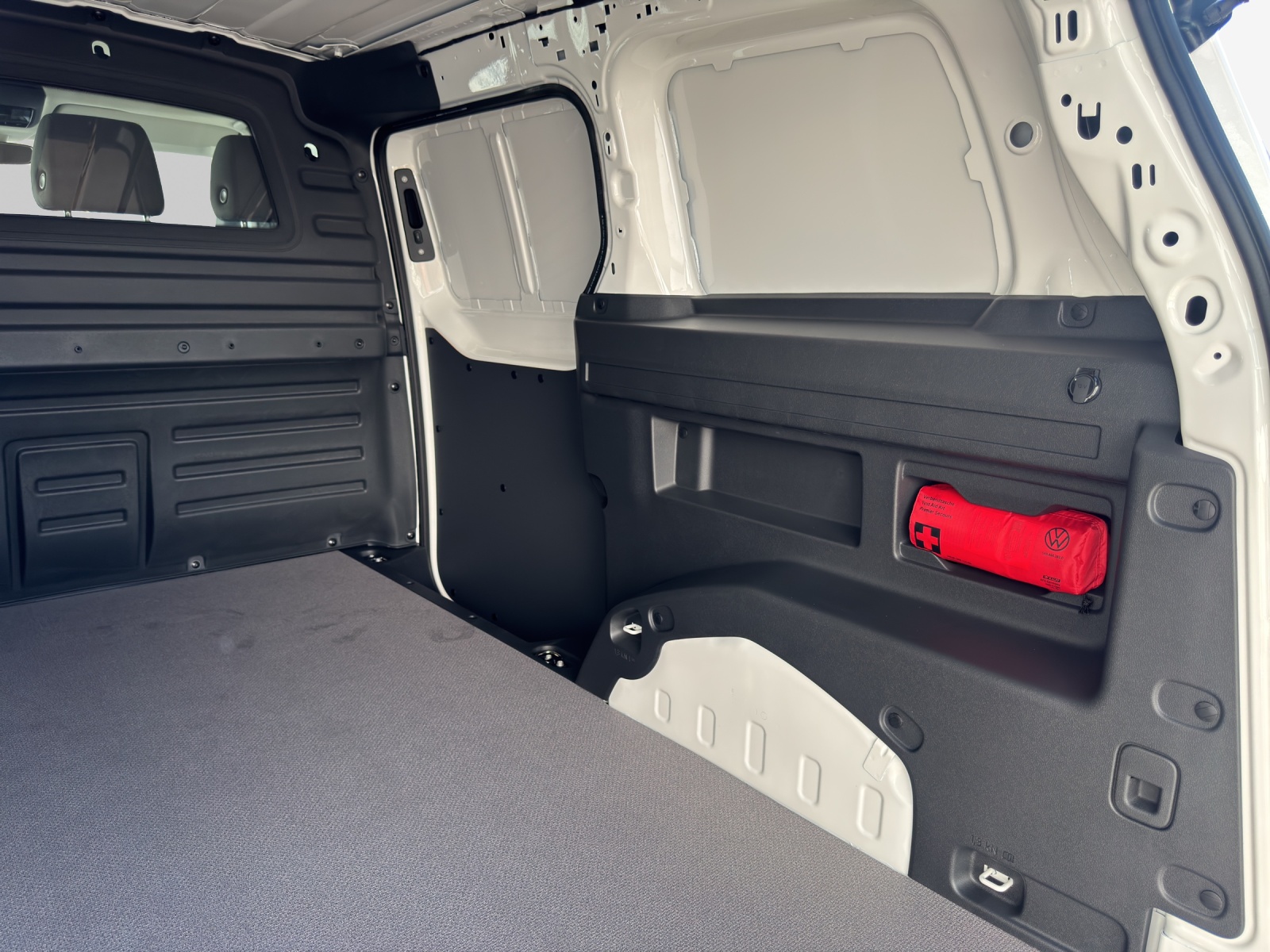 VW ID. Buzz Cargo Pure-image-15