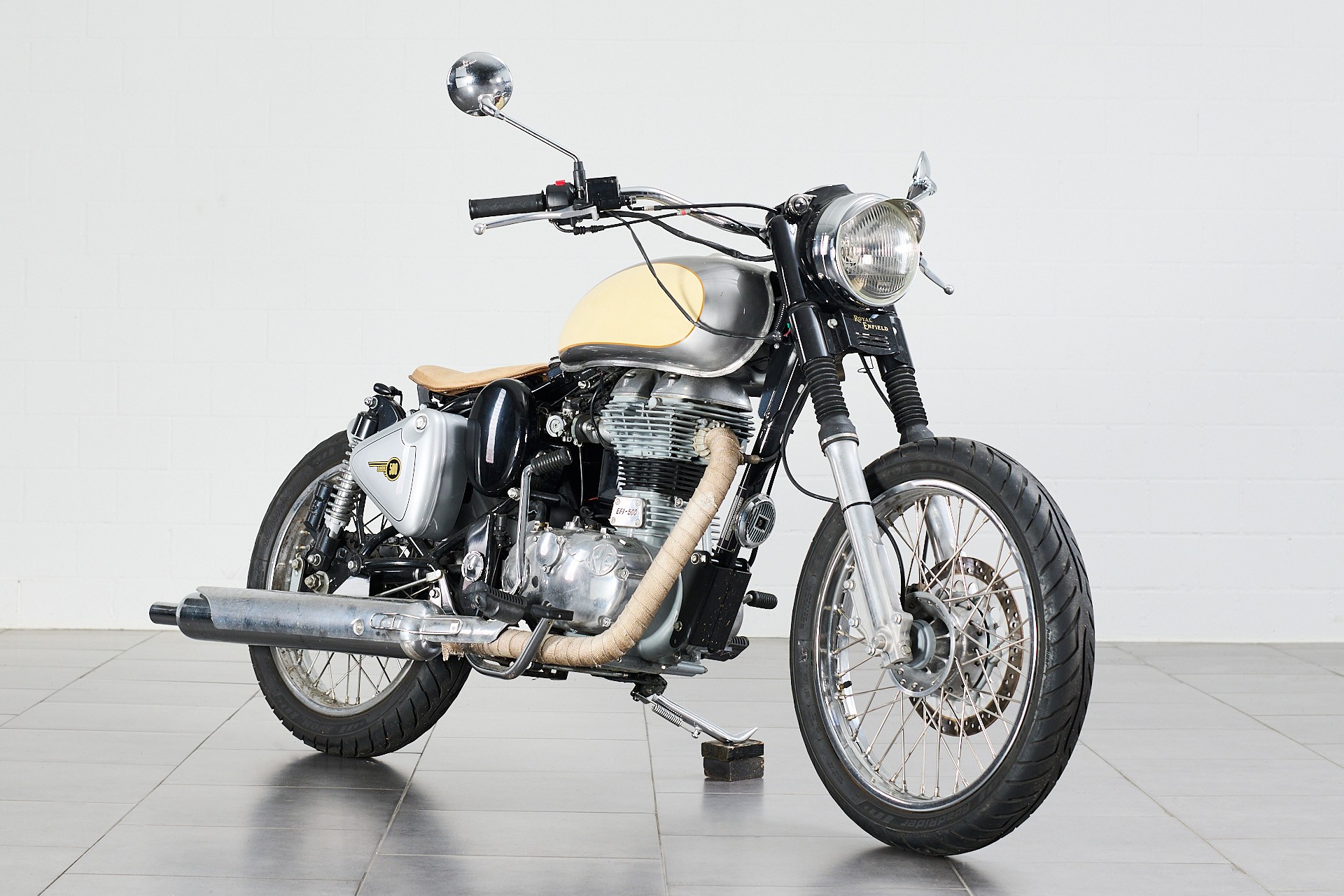 ROYAL ENFIELD Classic 500i EFI-showroom-element-1