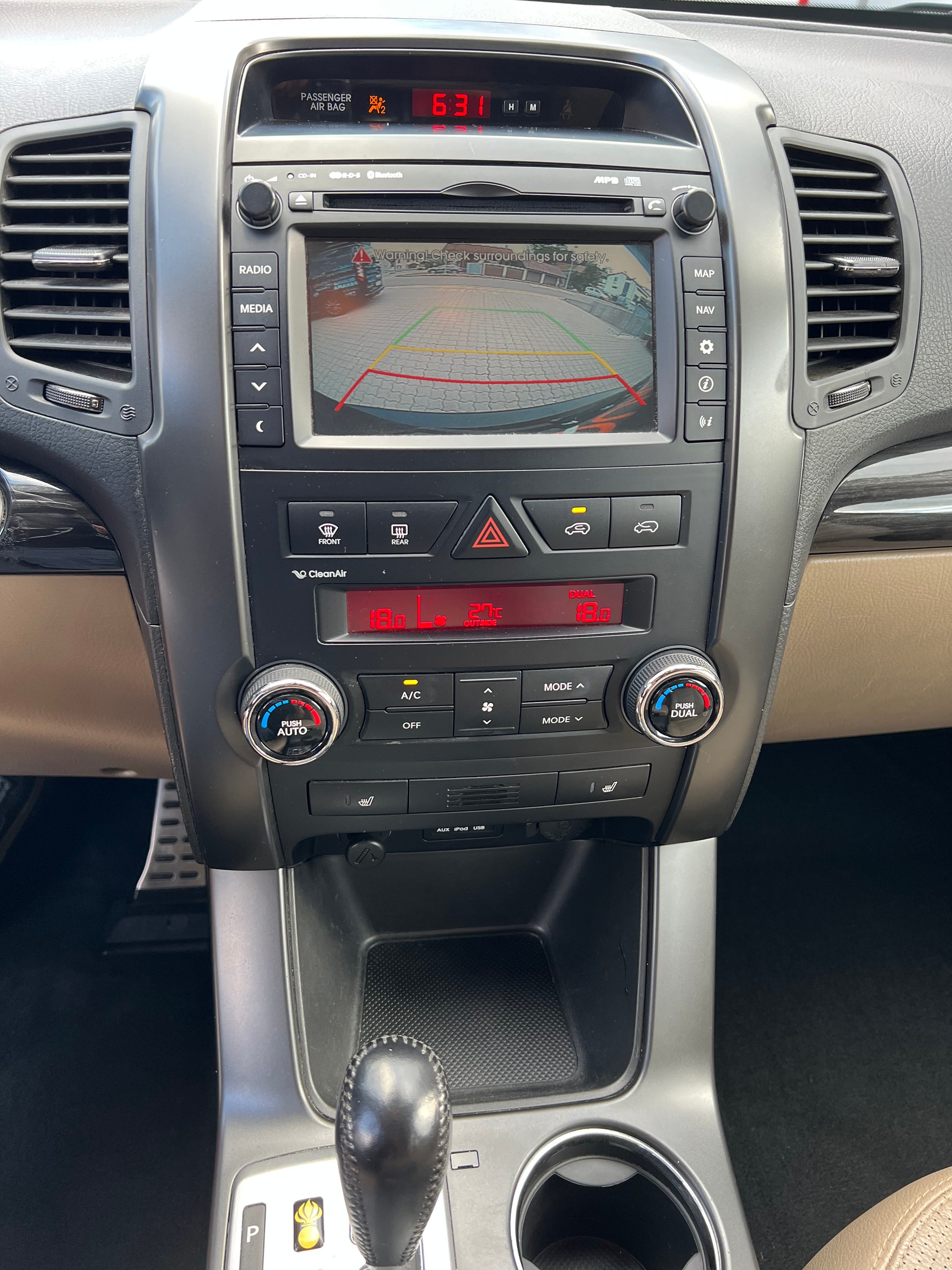 KIA Sorento 2.2 CRDI Style-image-7