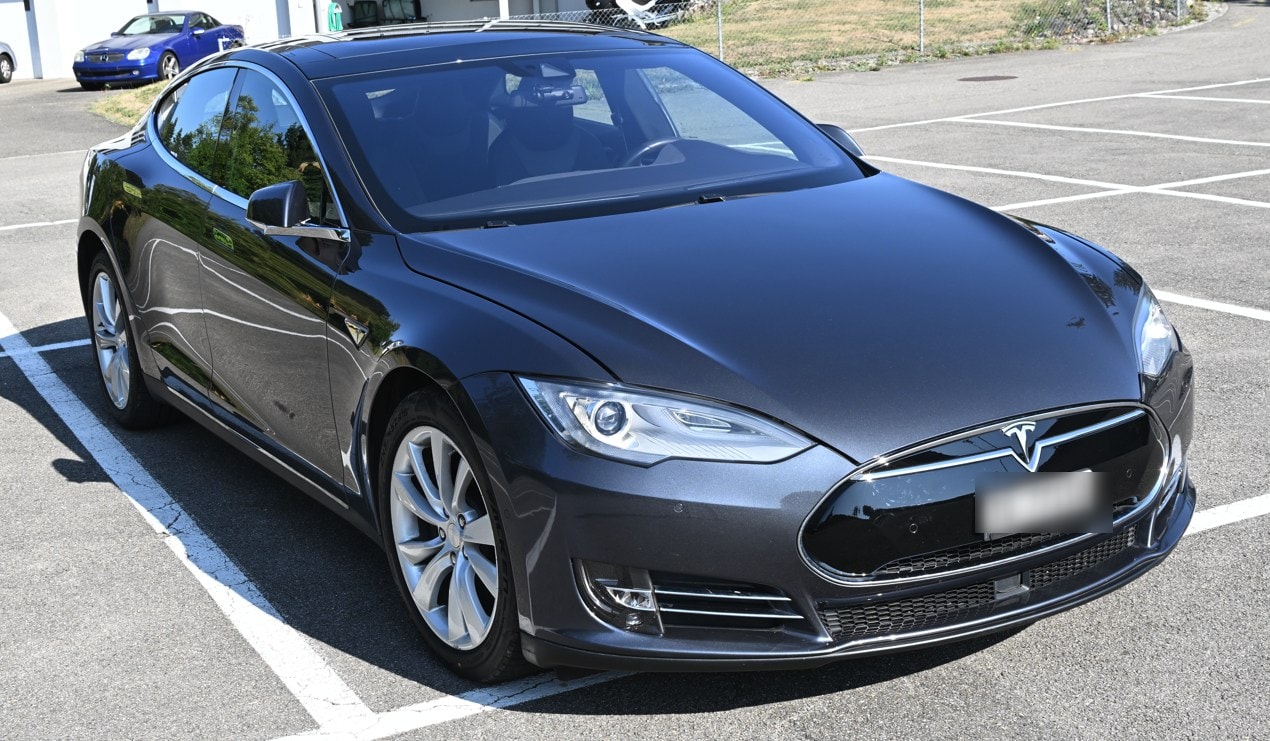 TESLA 90 D-image-0