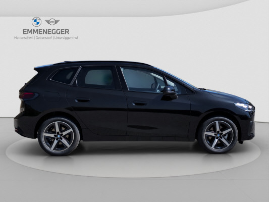 BMW 220i Active Tourer-image-4
