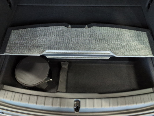 BMW 220i Active Tourer-image-13