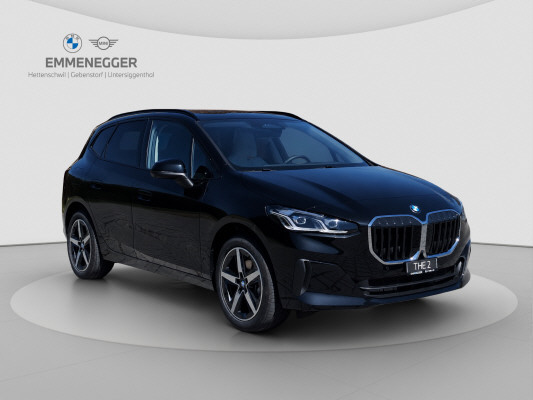 BMW 220i Active Tourer-image-5
