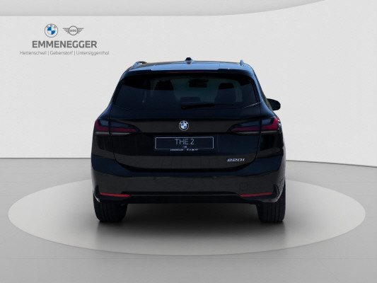 BMW 220i Active Tourer-image-6