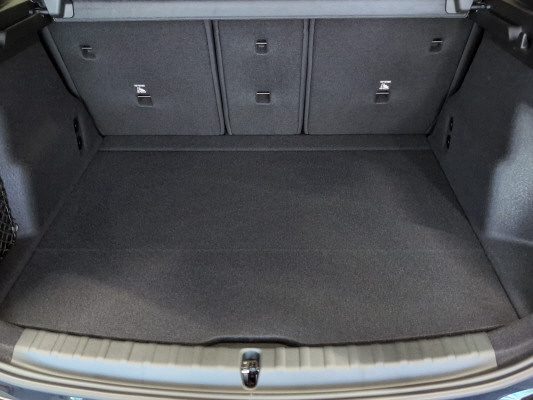 BMW 220i Active Tourer-image-12