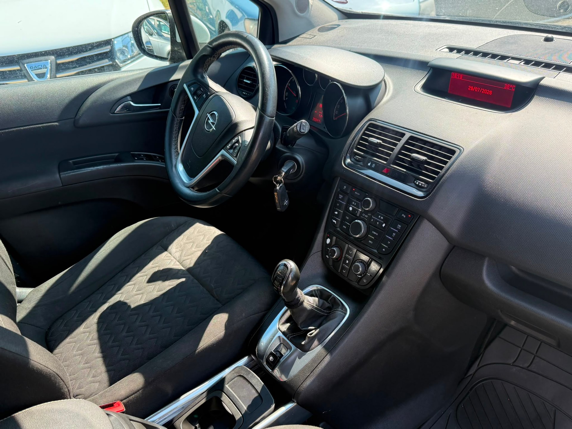 OPEL Meriva 1.4 Turbo Cosmo-image-11