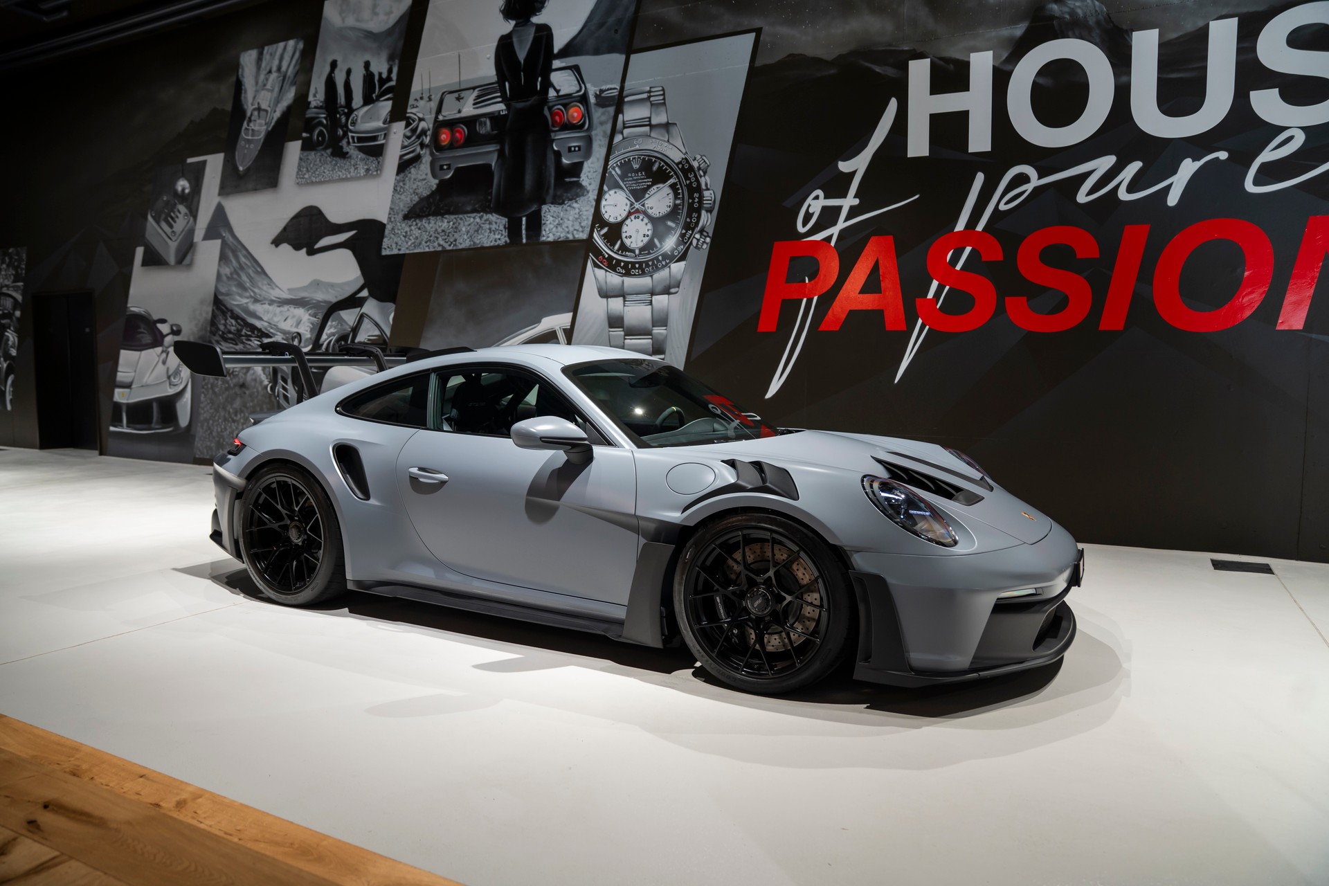 PORSCHE 911 GT3 RS-image-5