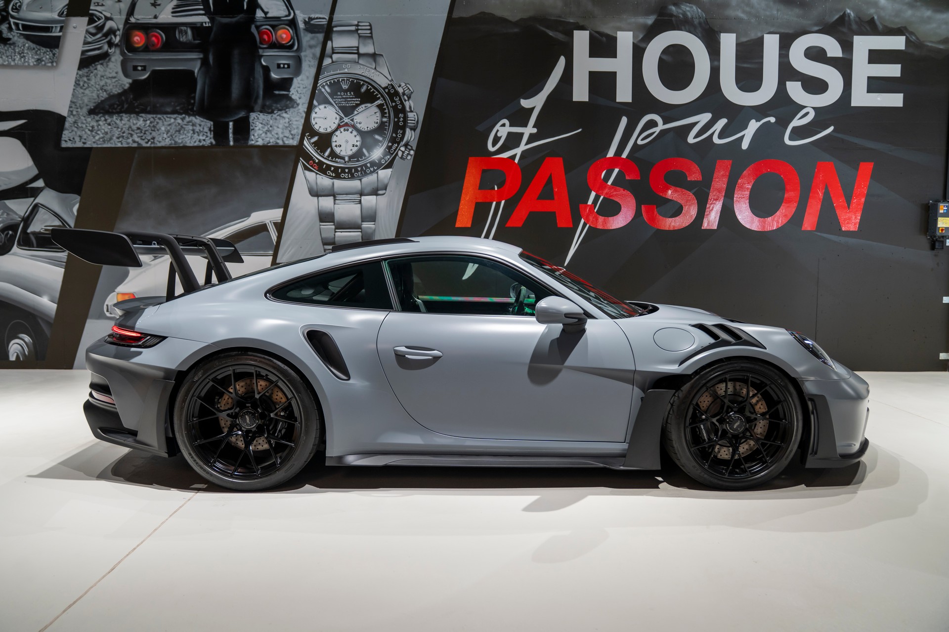 PORSCHE 911 GT3 RS-image-2
