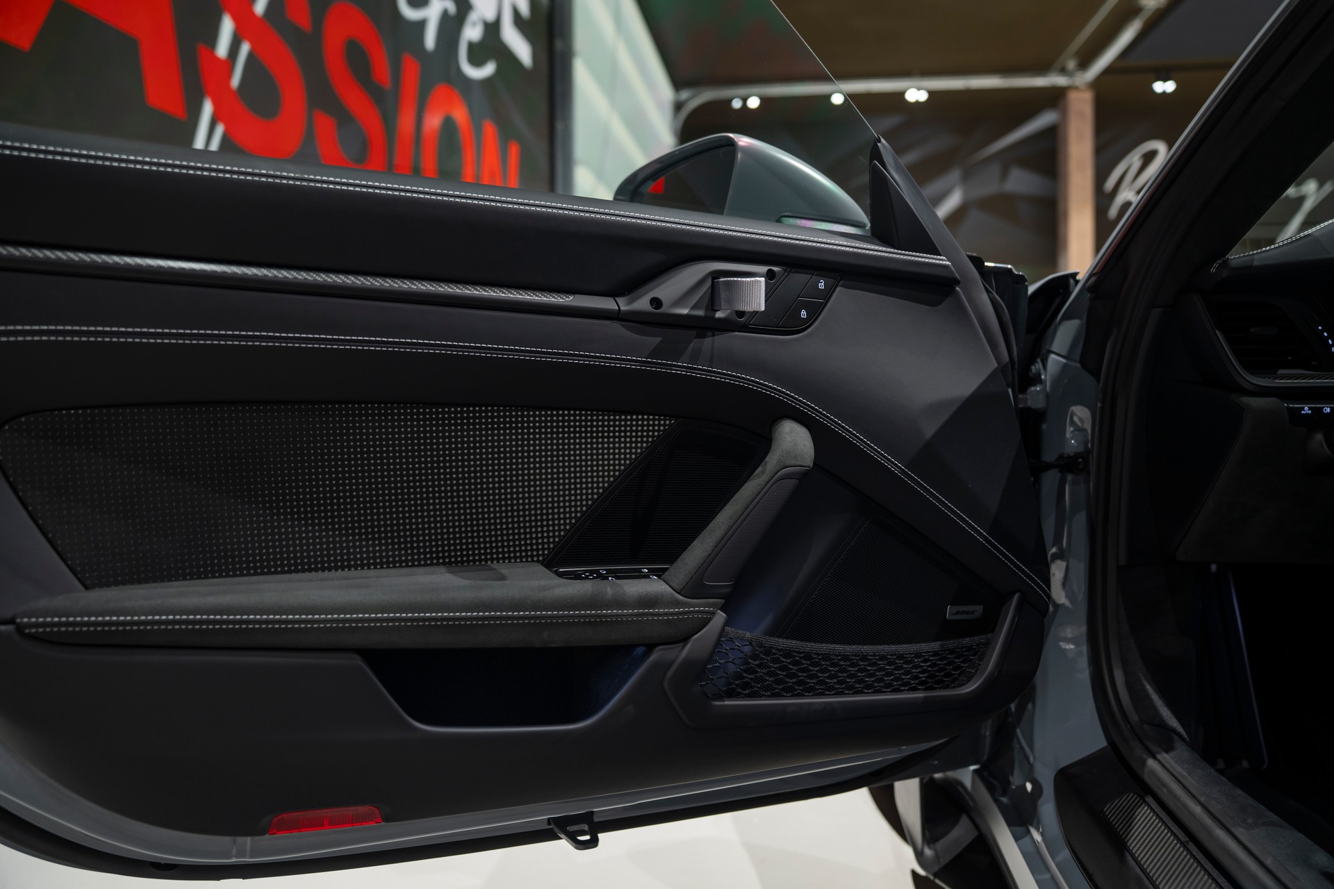 PORSCHE 911 GT3 RS-image-11