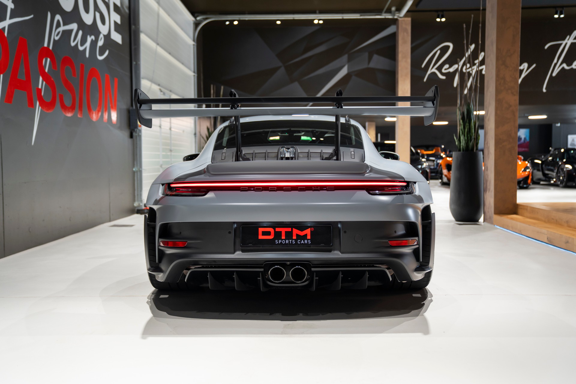 PORSCHE 911 GT3 RS-image-4