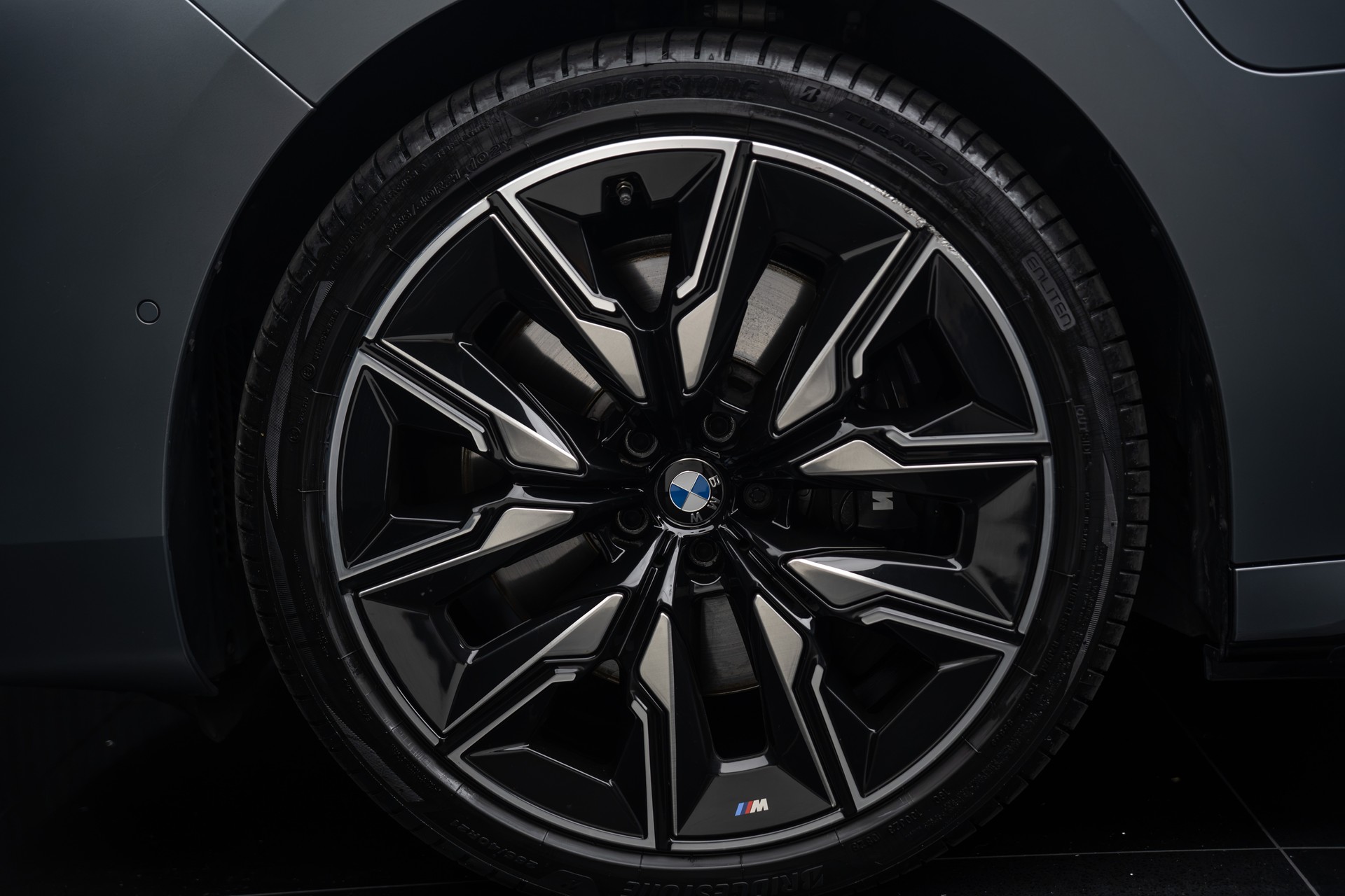BMW M760e xDrive Steptronic-image-20