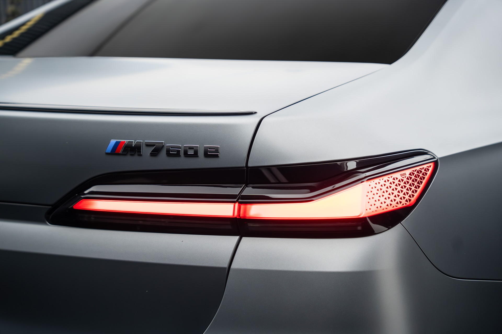 BMW M760e xDrive Steptronic-image-26