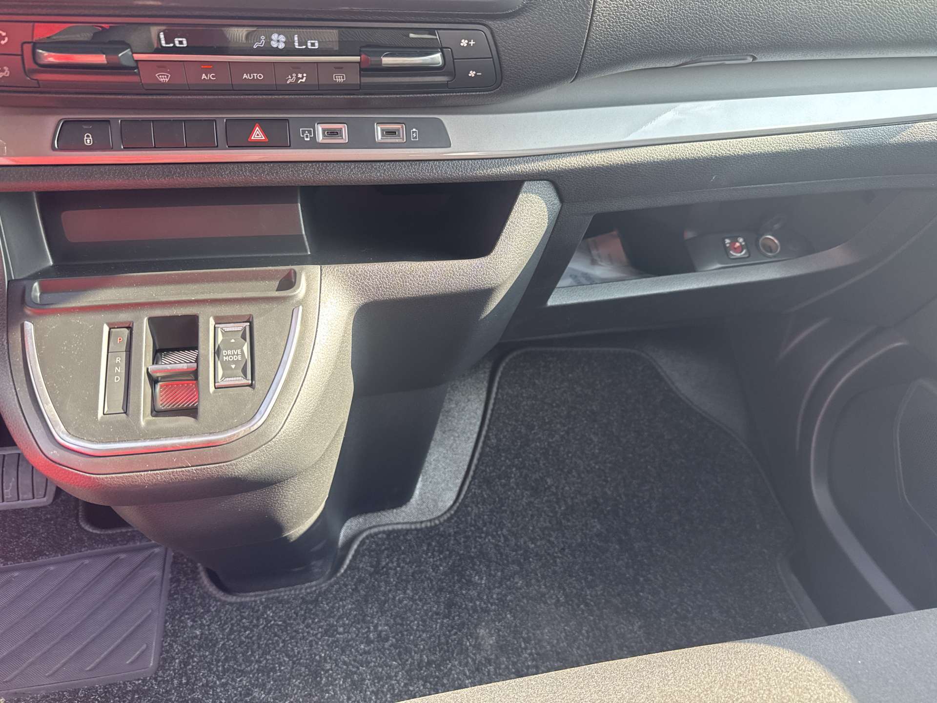 CITROEN Spacetourer 2.2 BlueHDi You XL EAT8-Automat 9-Plätzer-image-11