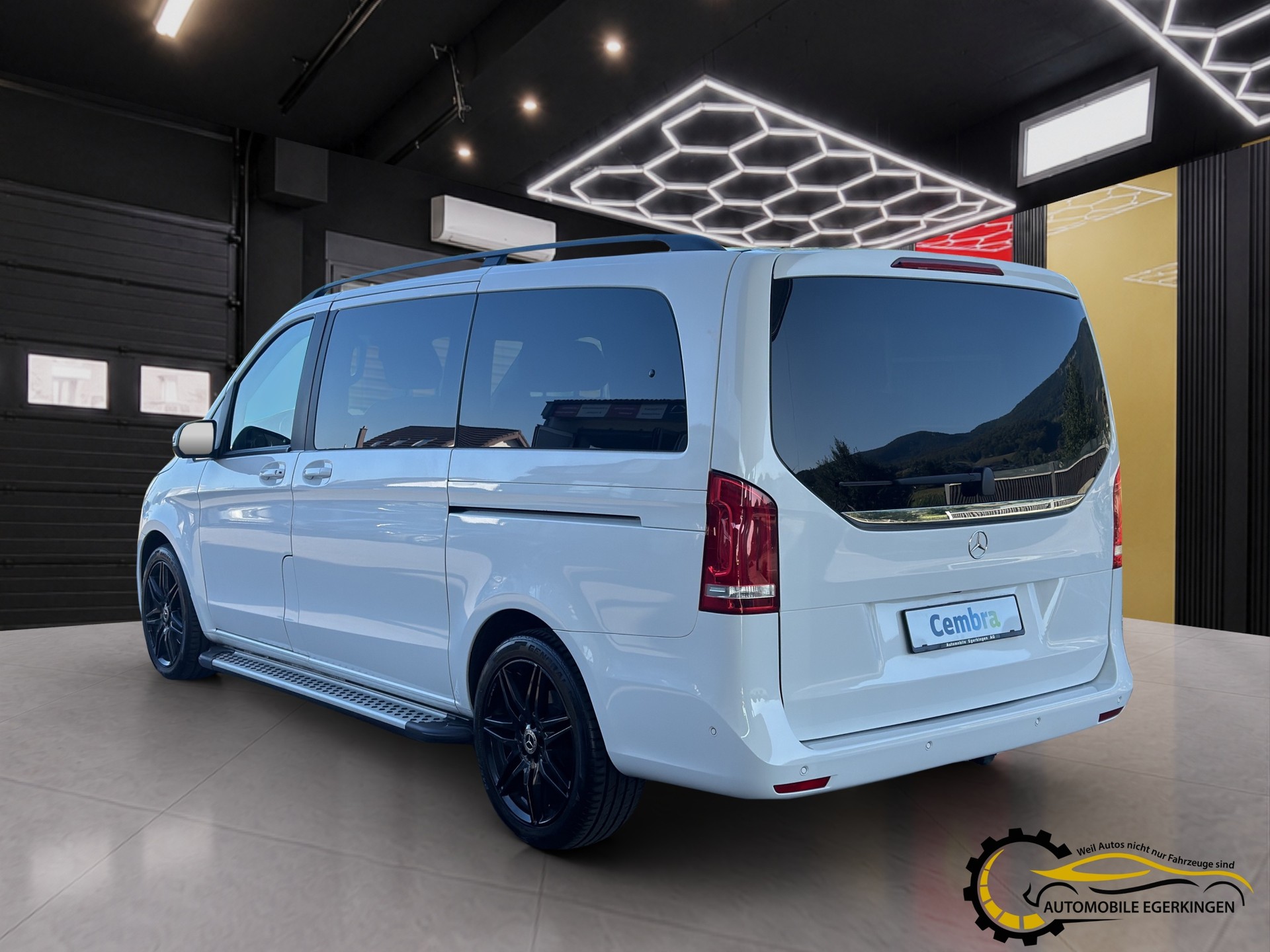 MERCEDES-BENZ V 300 d lang 4matic Van 9G-Tronic-image-6
