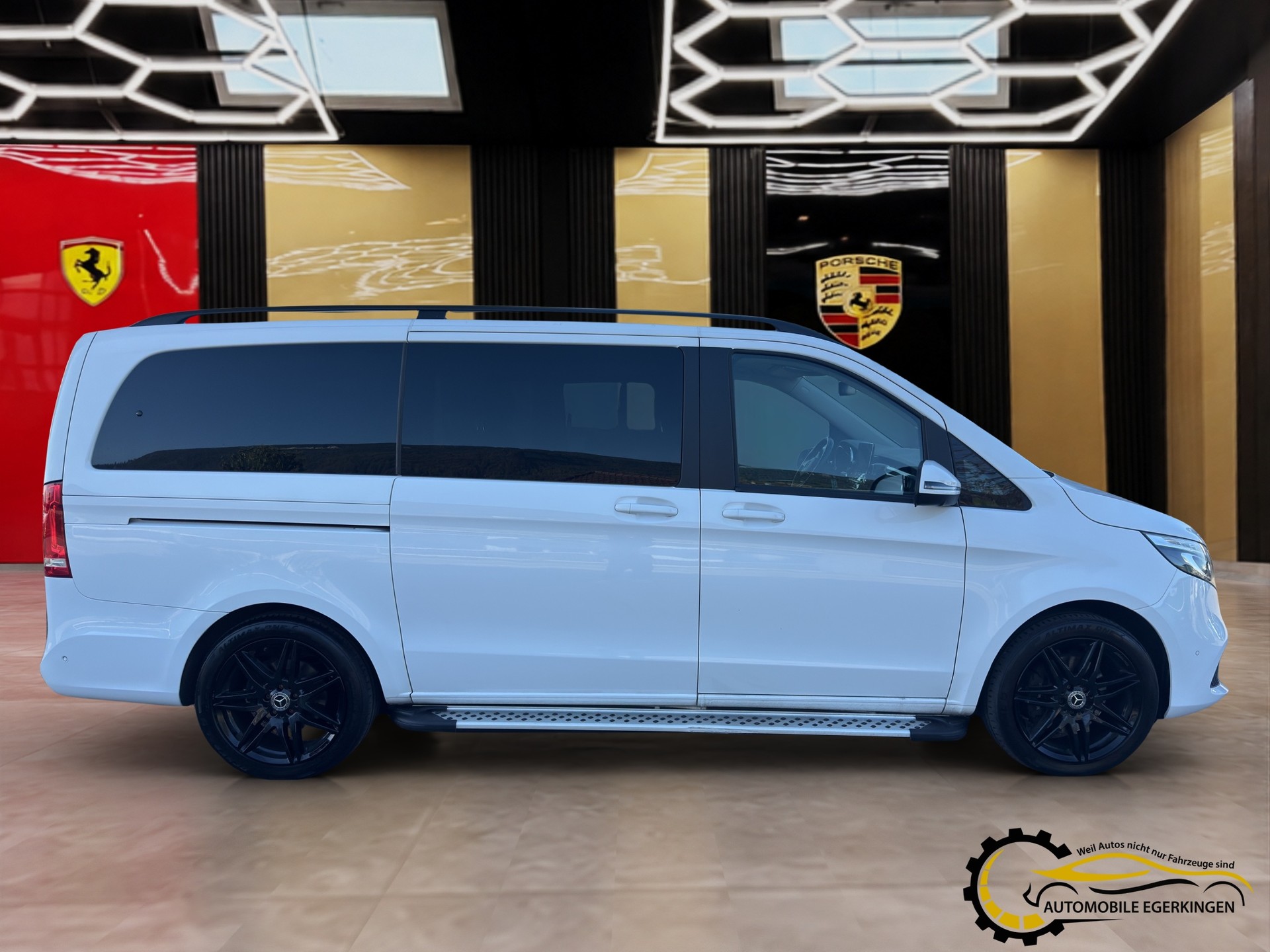 MERCEDES-BENZ V 300 d lang 4matic Van 9G-Tronic-image-3