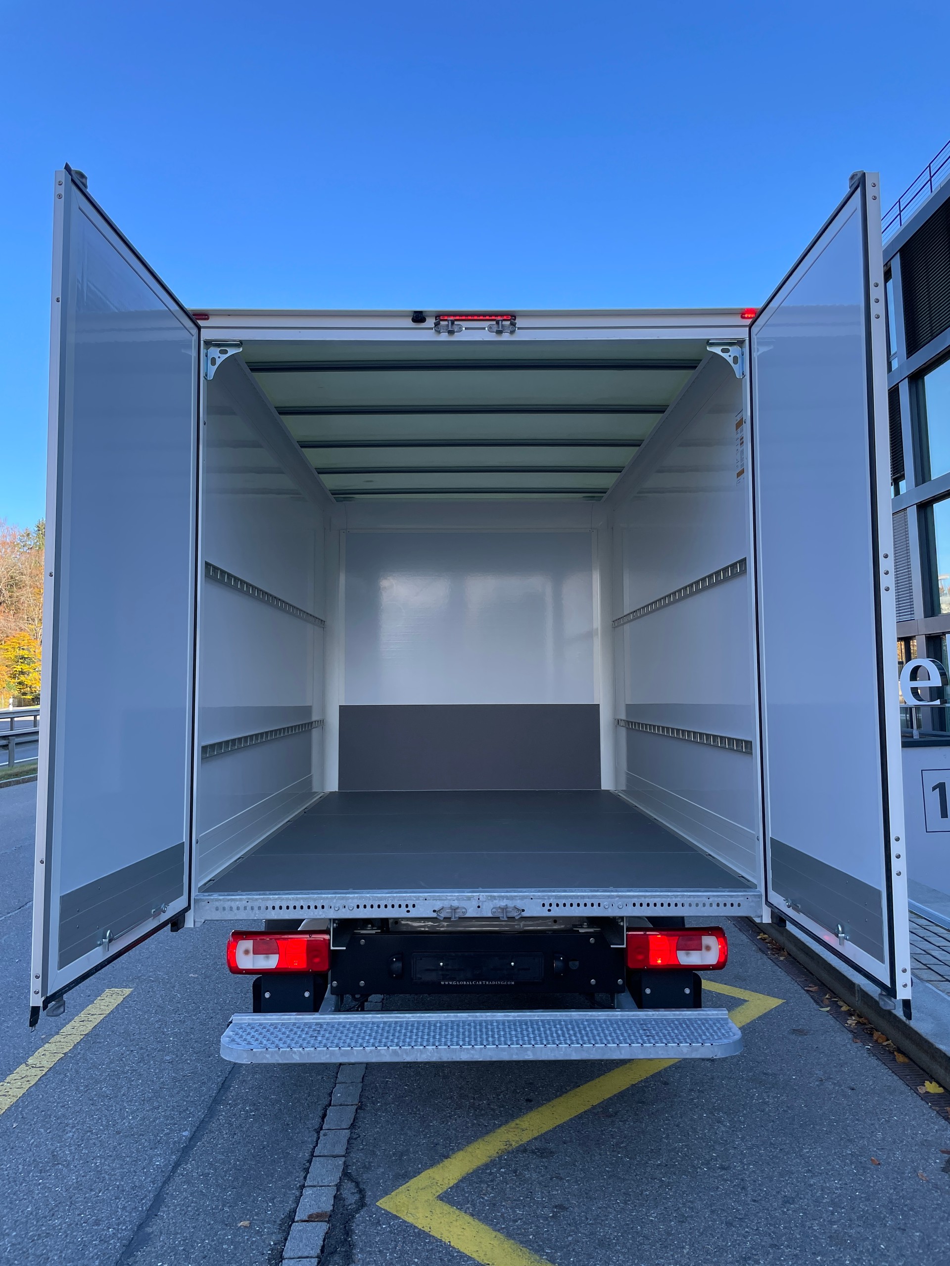 VW Crafter 35 2.0 TDI L3 Koffer mit Rückfahrkamera-image-8