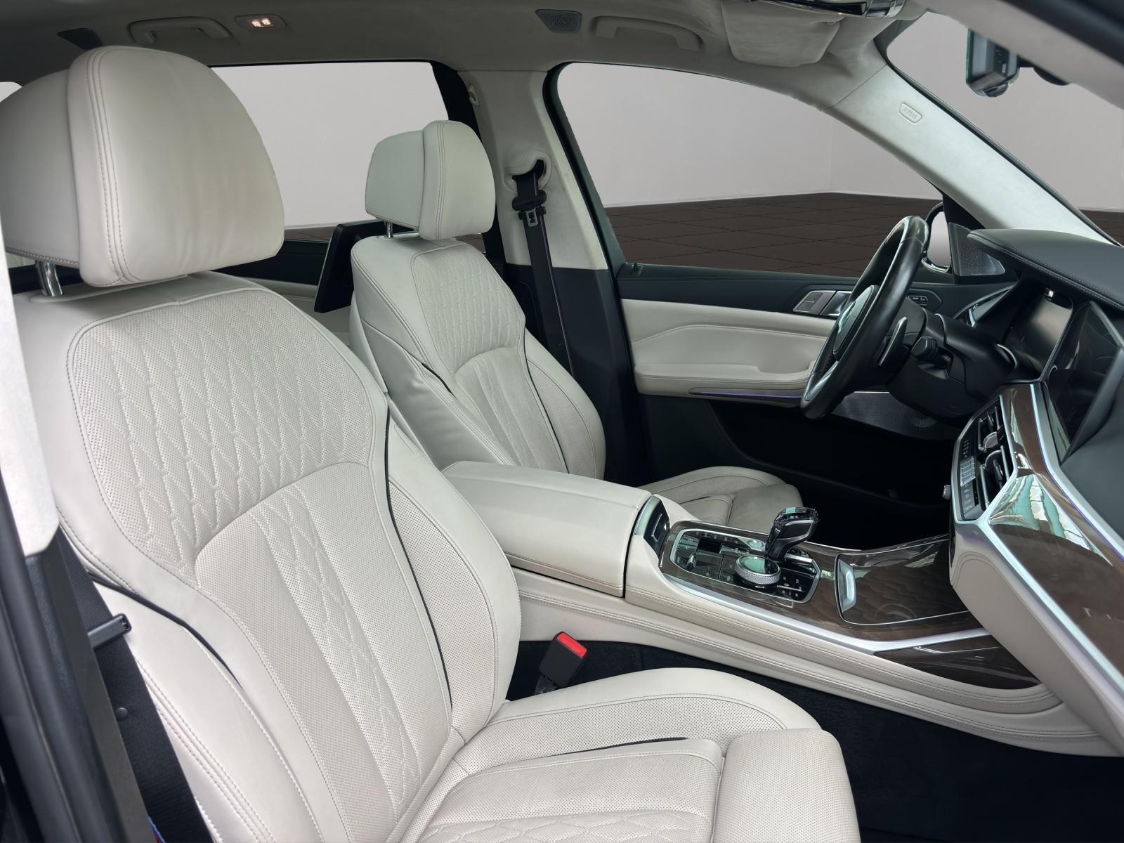 BMW X7 M50i-image-5