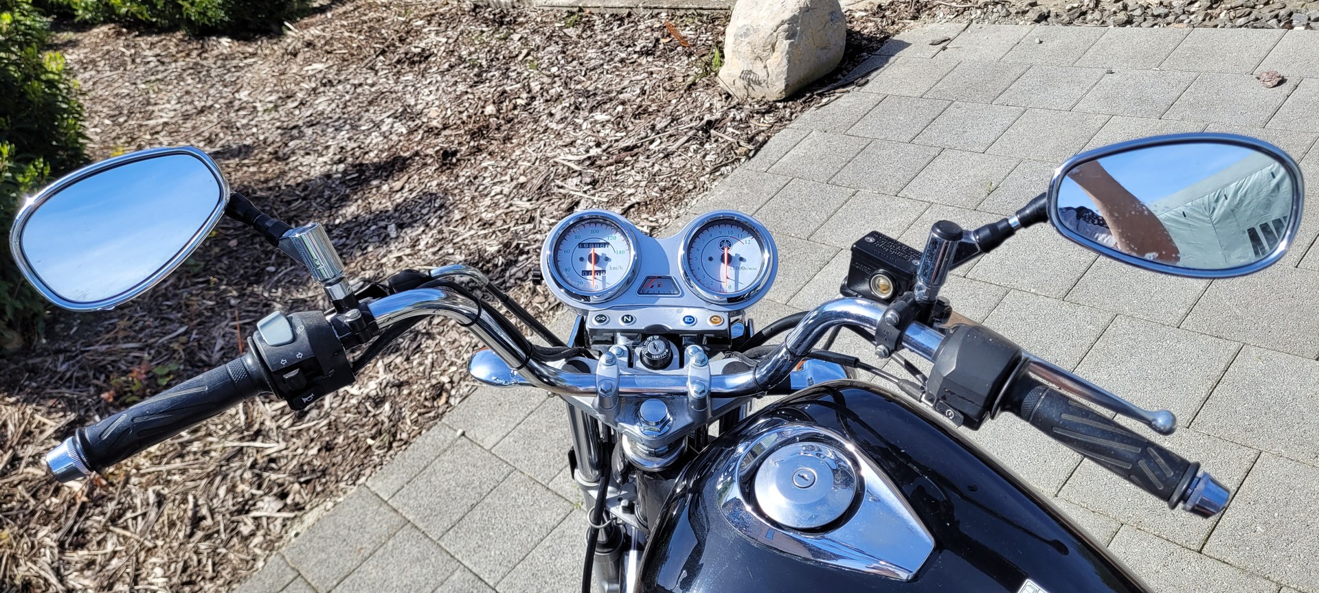 YAMAHA YBR 125 Custom-image-4