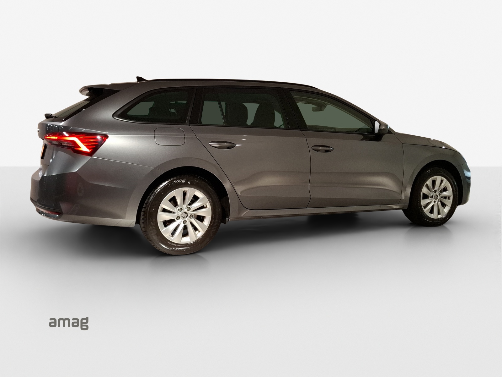 SKODA Octavia Combi 1.5 TSI mHEV DSG Dynamic-image-4
