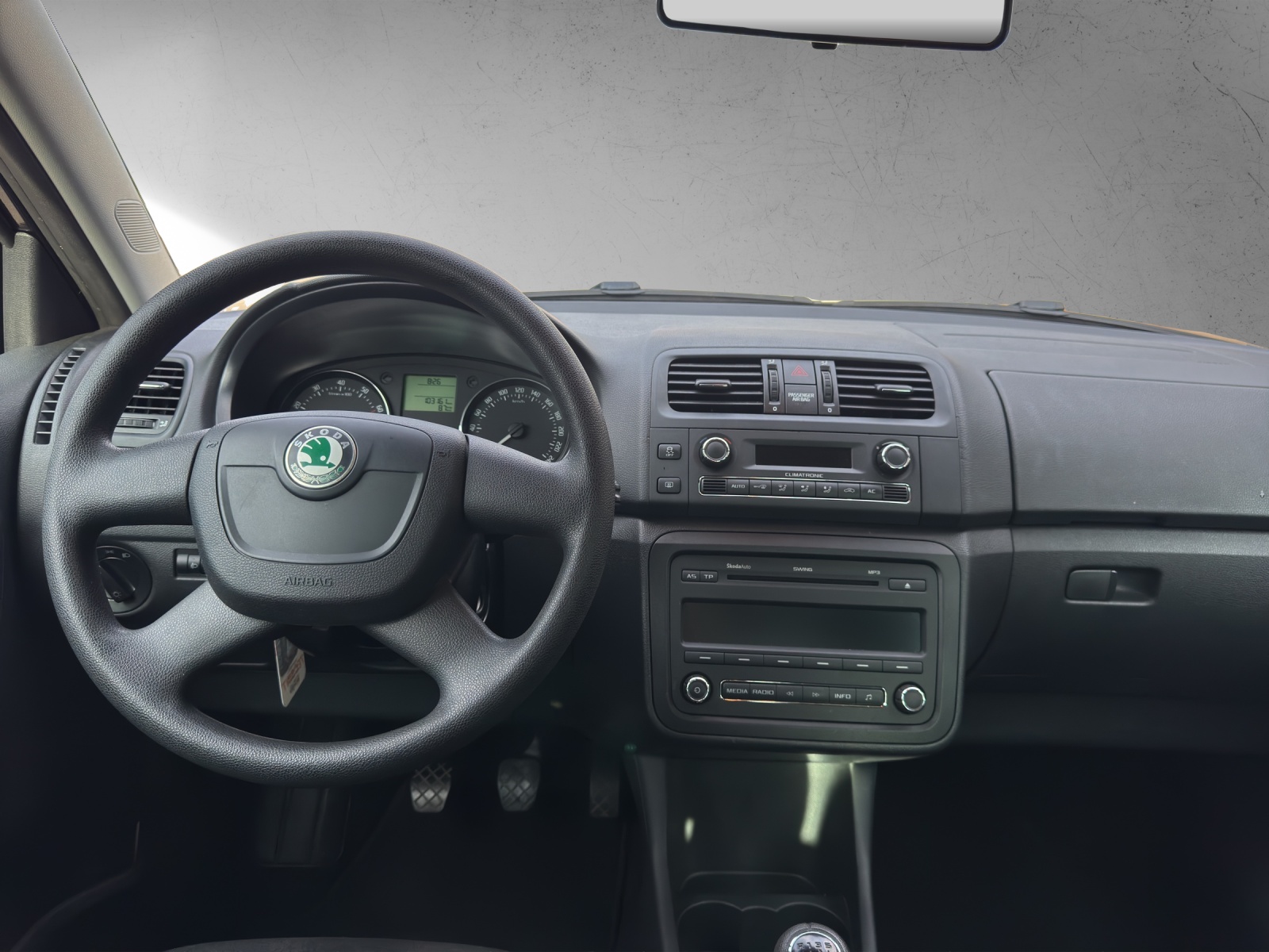 SKODA Fabia 1.2 TSI Ambition-image-8