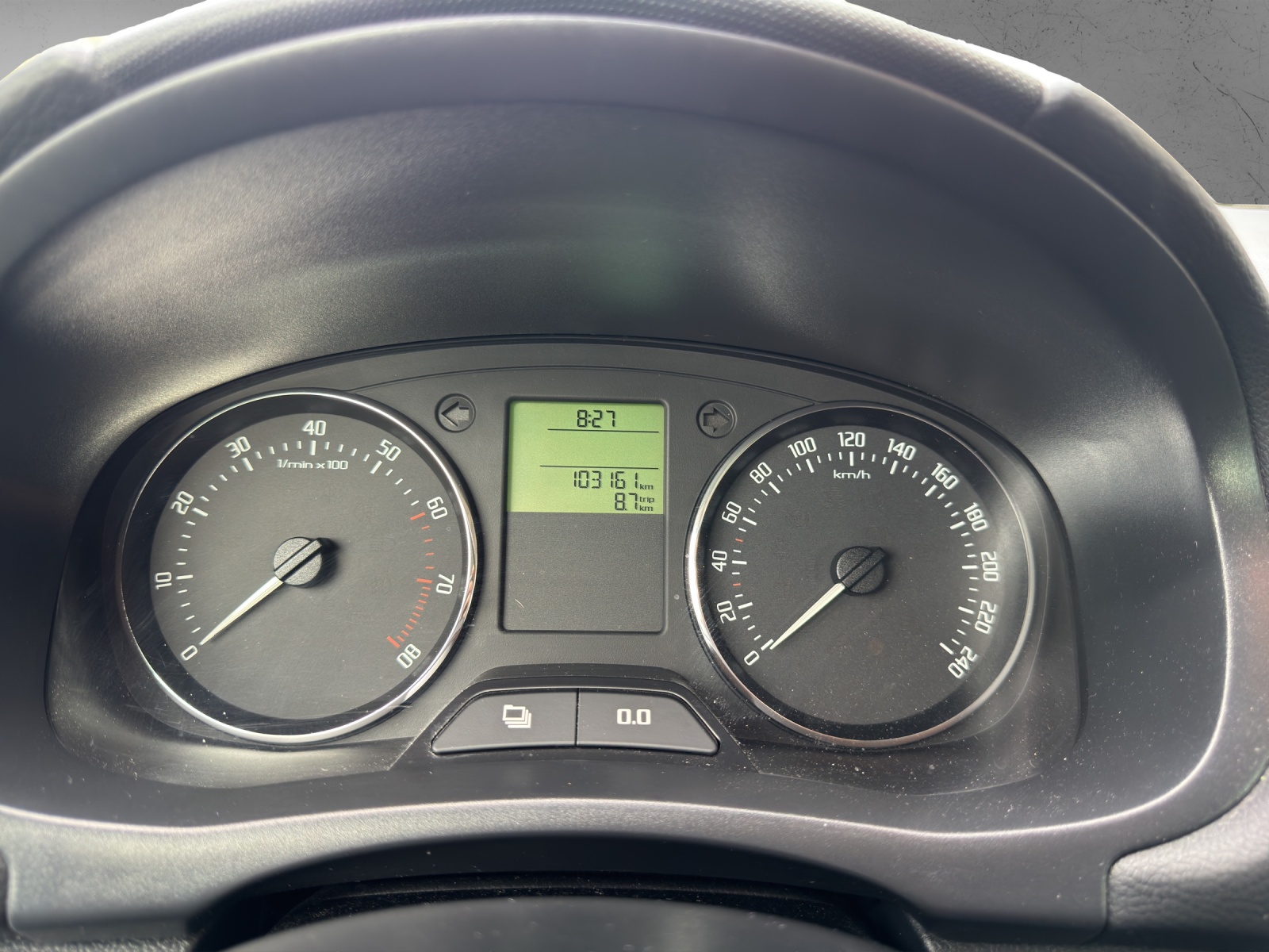 SKODA Fabia 1.2 TSI Ambition-image-12