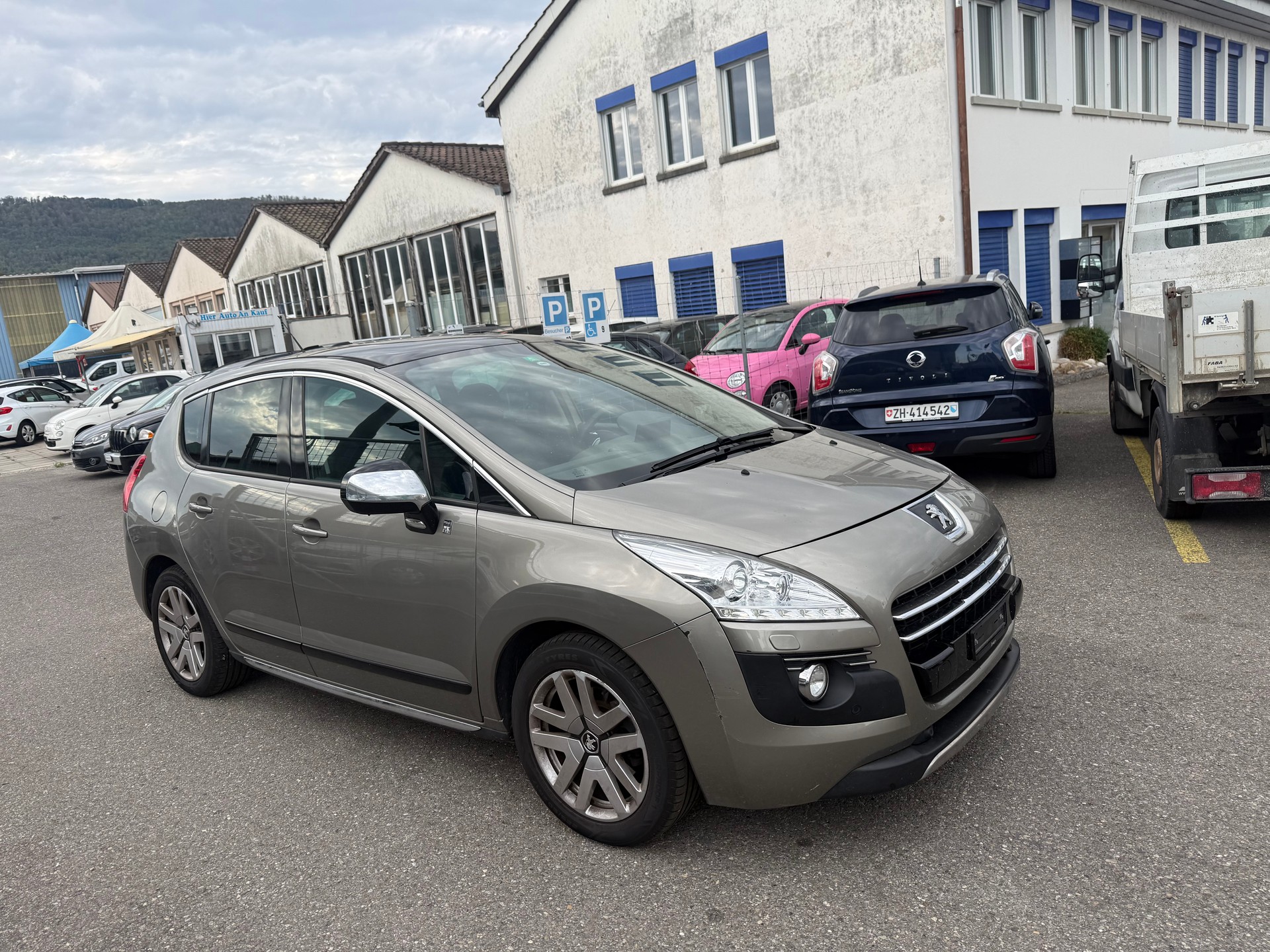 PEUGEOT 3008 HYbrid4 2.0 HDI EGS6-image-1