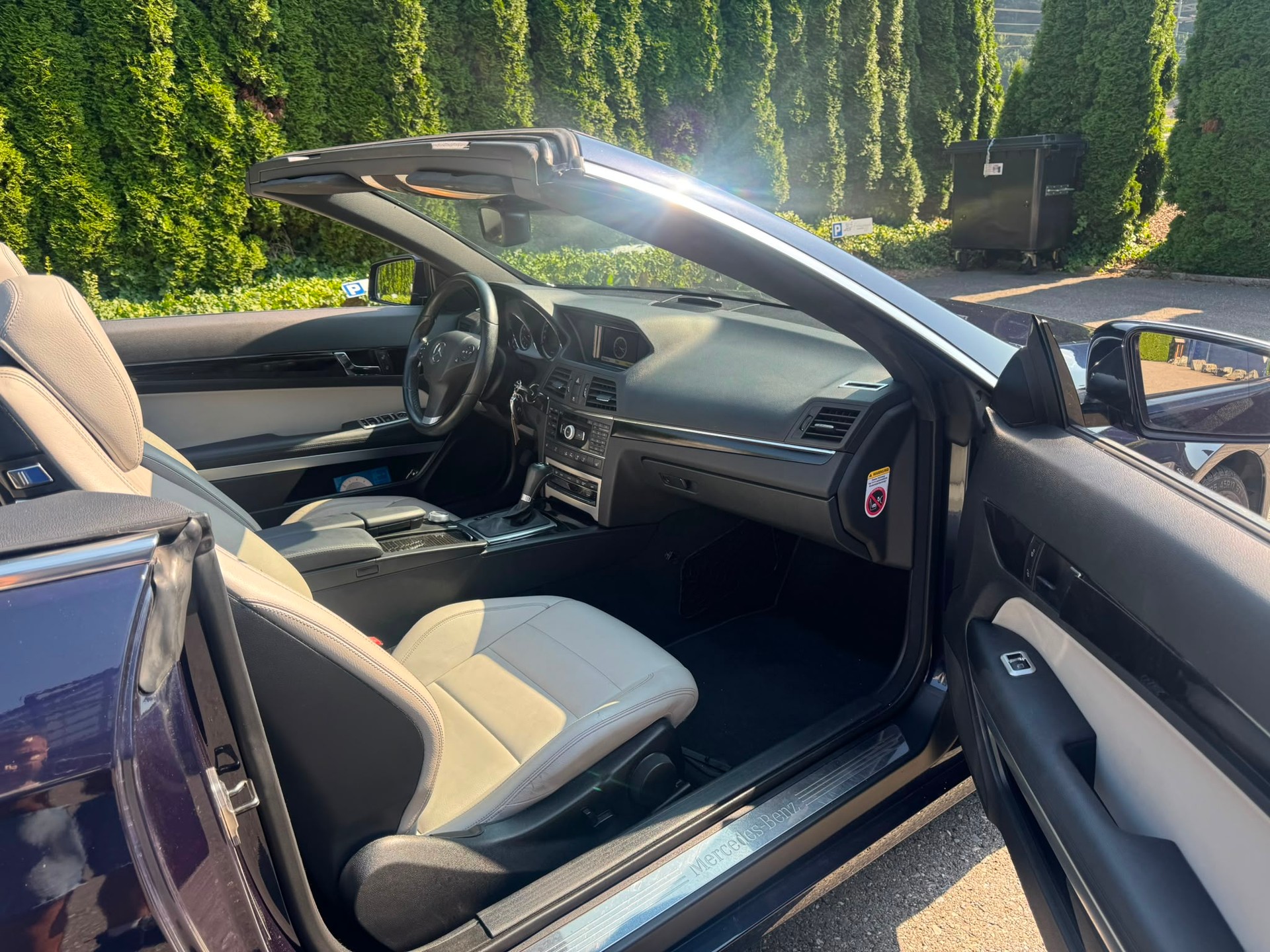 MERCEDES-BENZ E 200 CGI BlueEfficiency Automatic-image-15