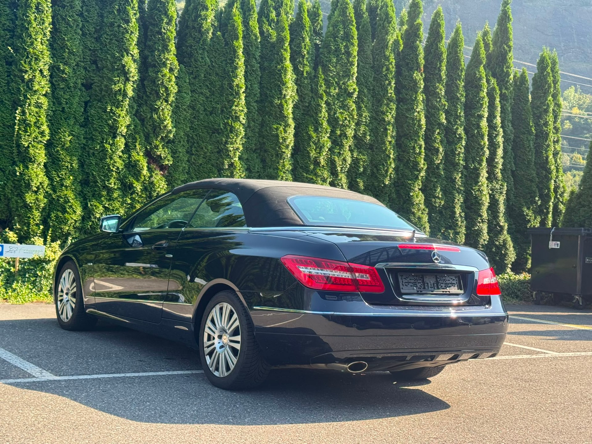 MERCEDES-BENZ E 200 CGI BlueEfficiency Automatic-image-9